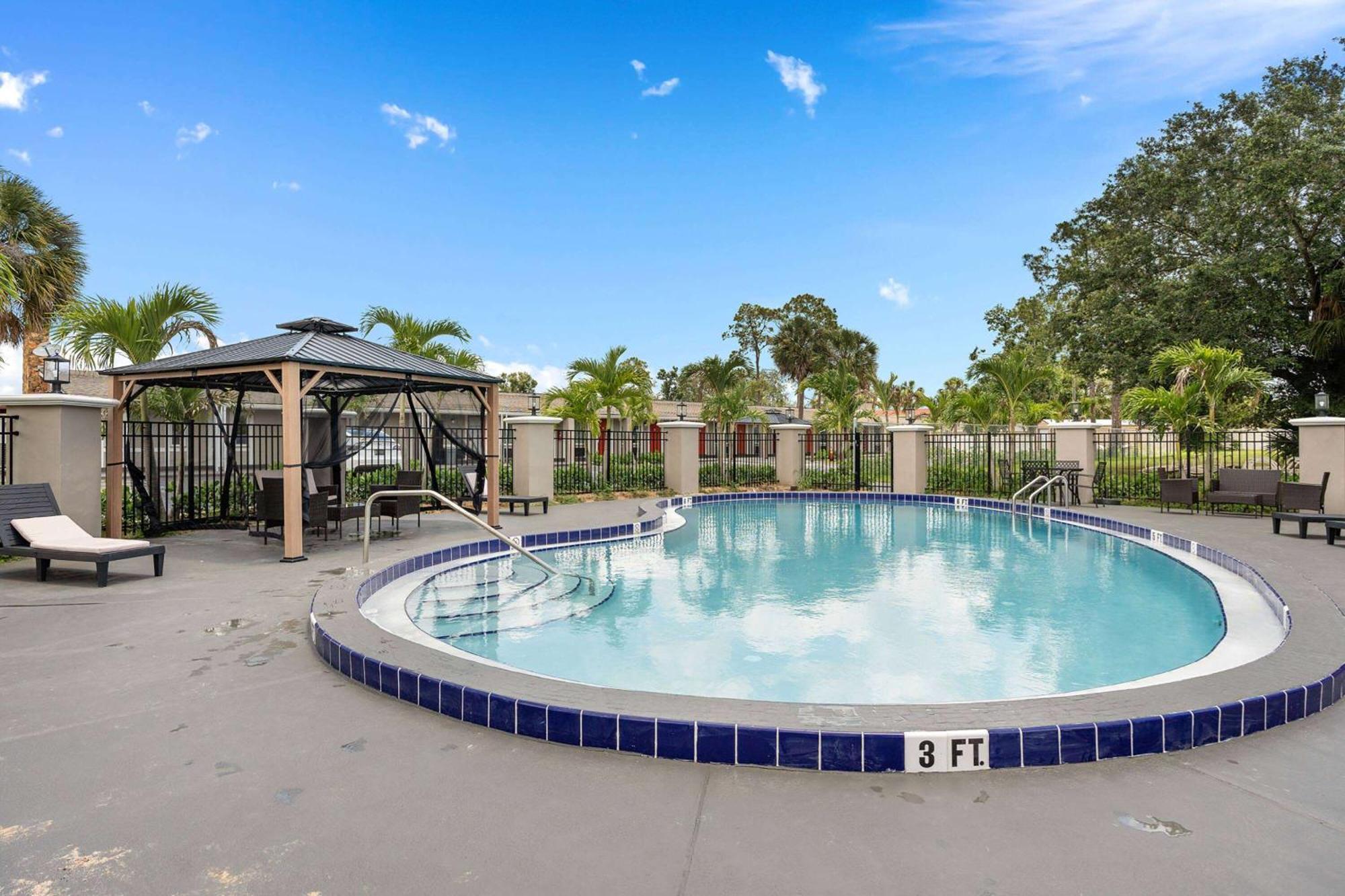 Super 8 By Wyndham Kissimmee-orlando Hotel Four Corners