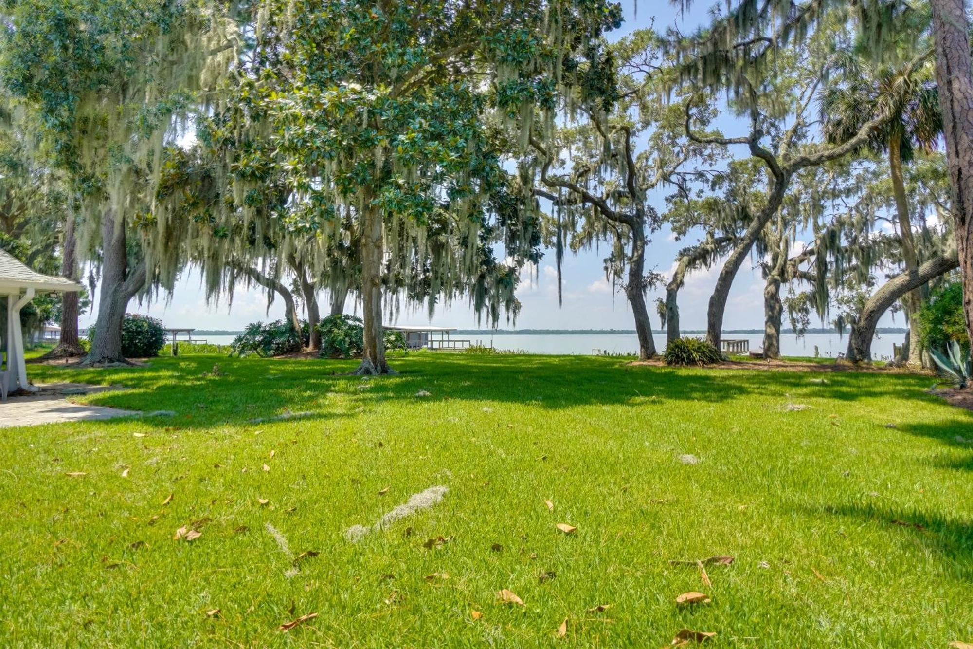 Luxe Waterfront Oasis With Dock - Direct Access Holiday home