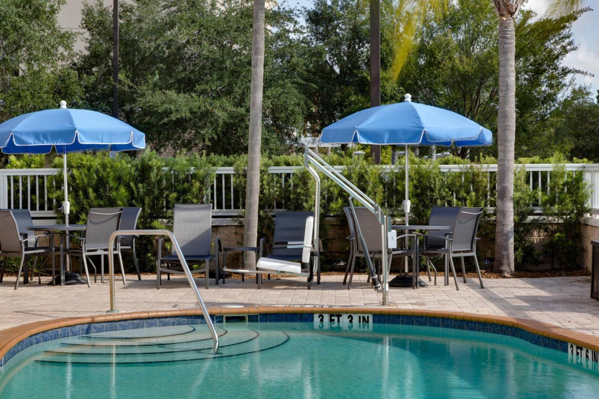 Hotel Fairfield And By Marriott Kennedy Space Center Titusville