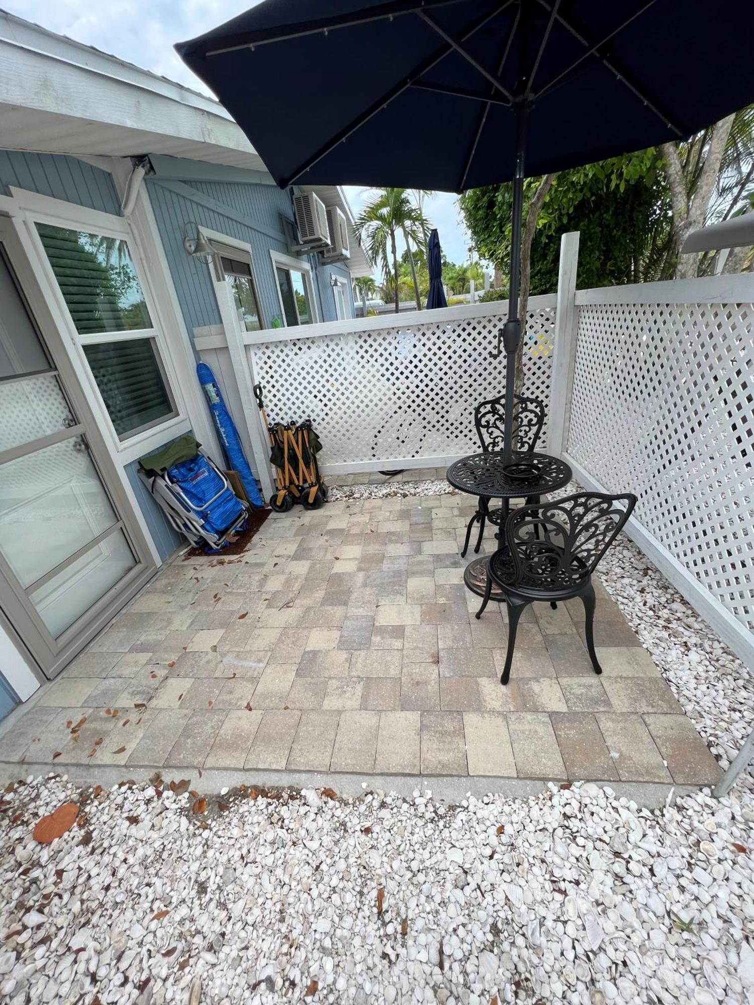 Inn Tarpon Tale