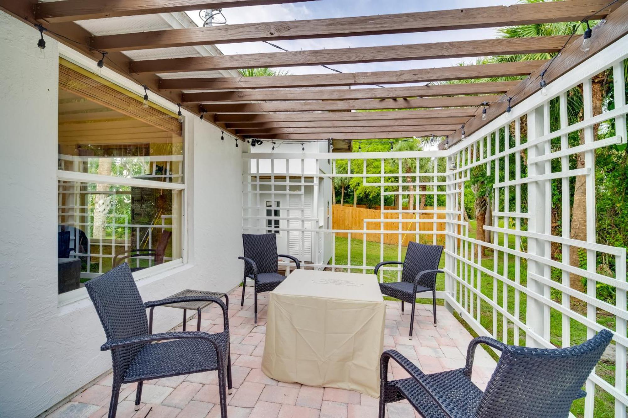 Holiday home Casa Blanco Florida Escape Pool, Fire Pit And Grill Sebastian