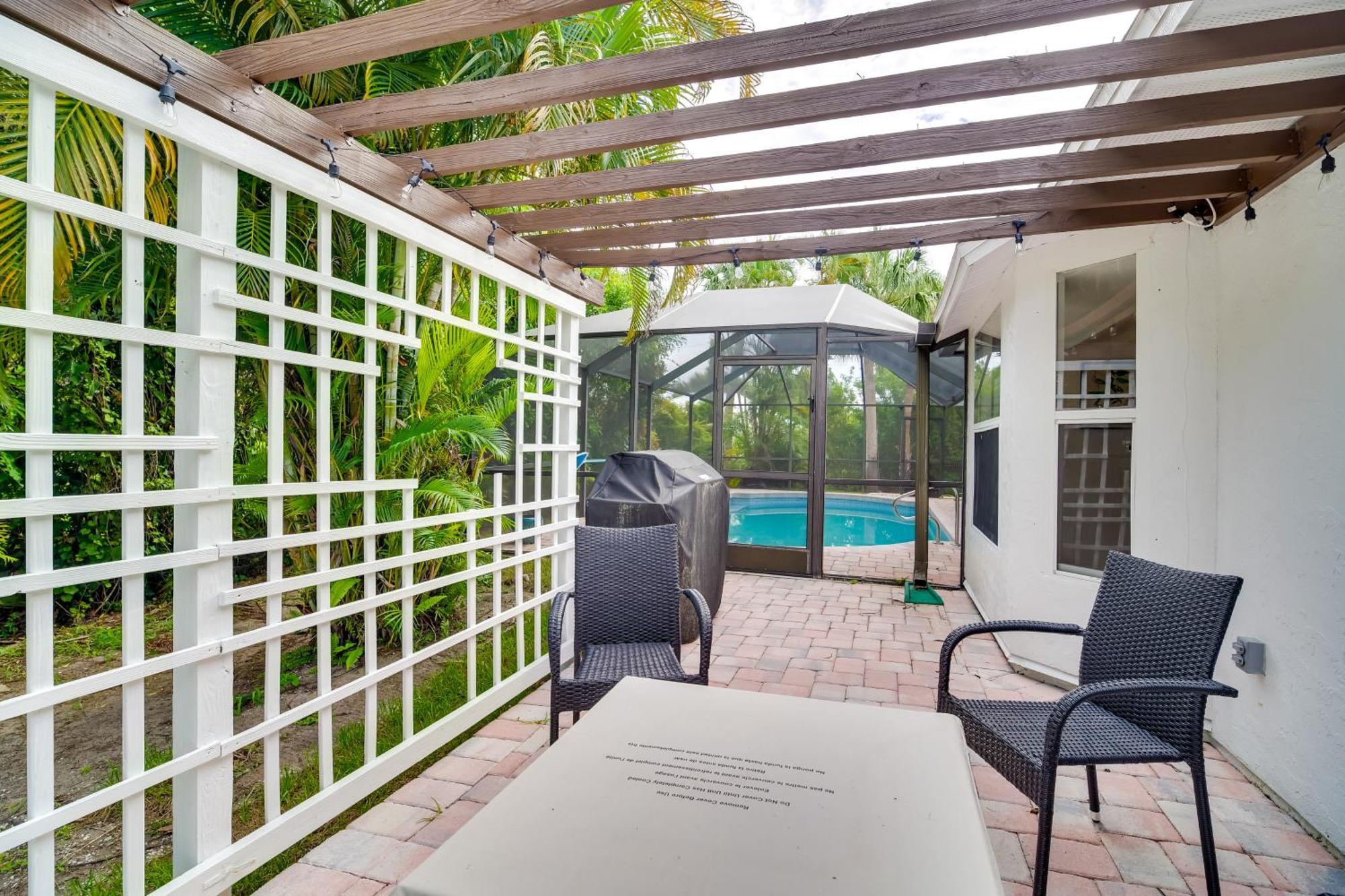 Casa Blanco Florida Escape Pool, Fire Pit And Grill Holiday home Sebastian