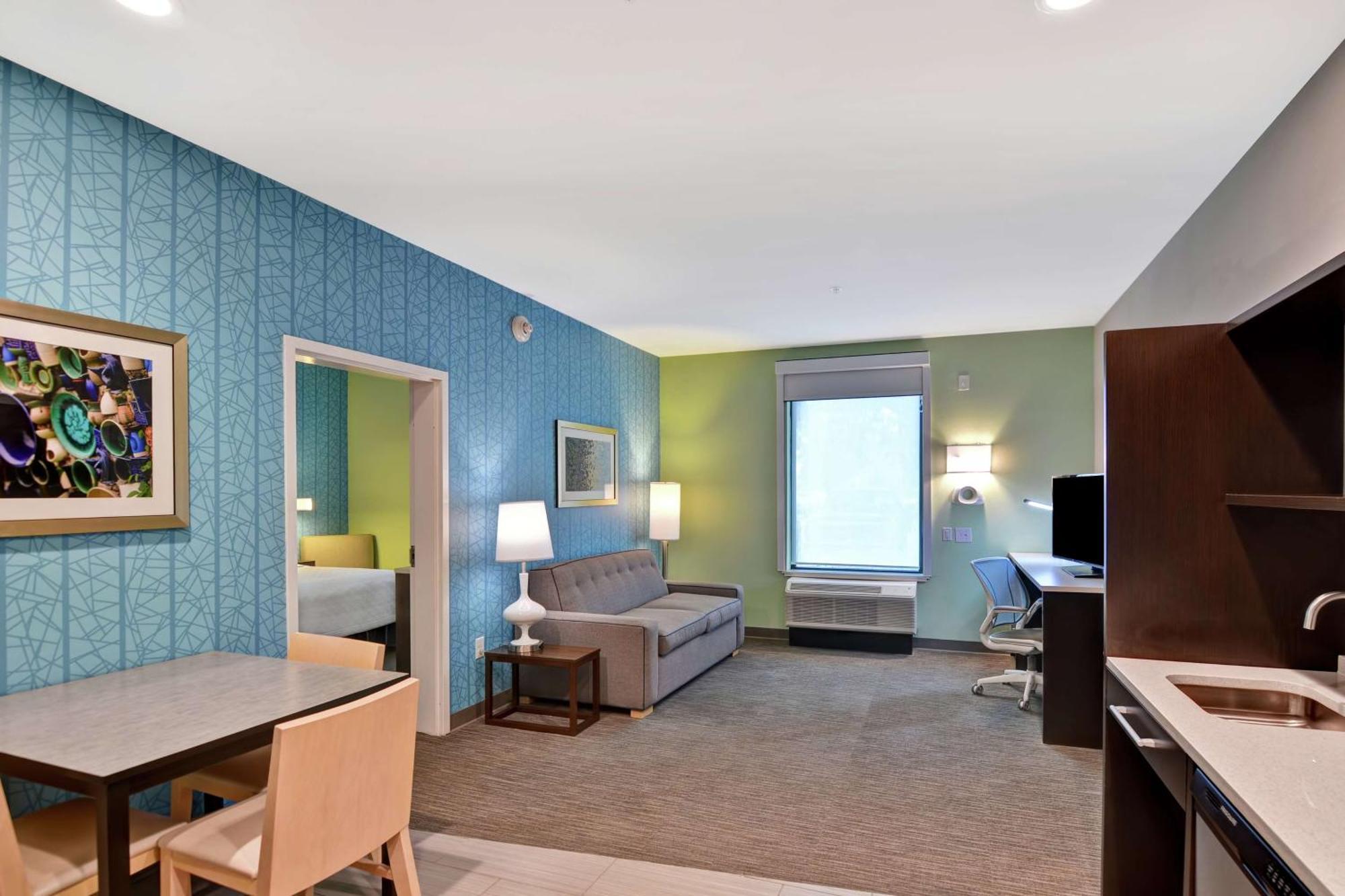 Home2 I-10 At North Davis Hwy Hotel 3*