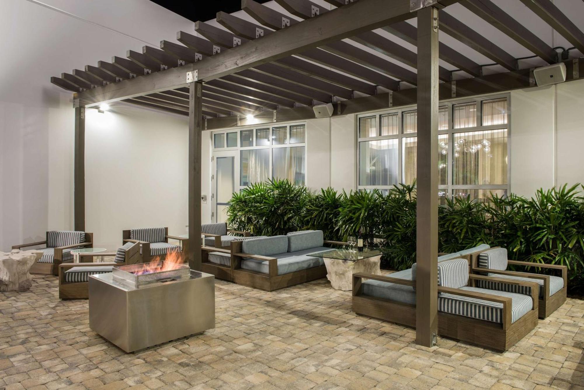 Hotel Homewood By Hilton Miami Dolphin Mall