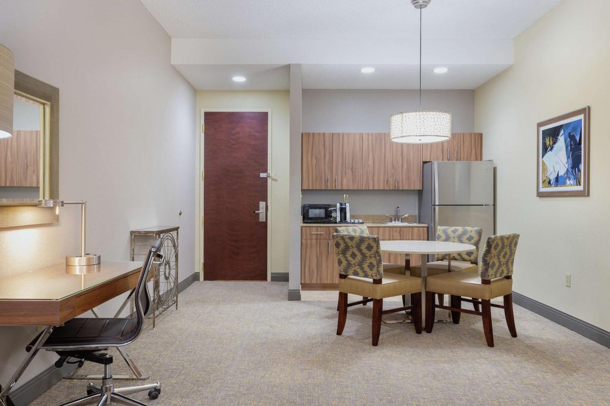 Hotel Hampton & Wellington
