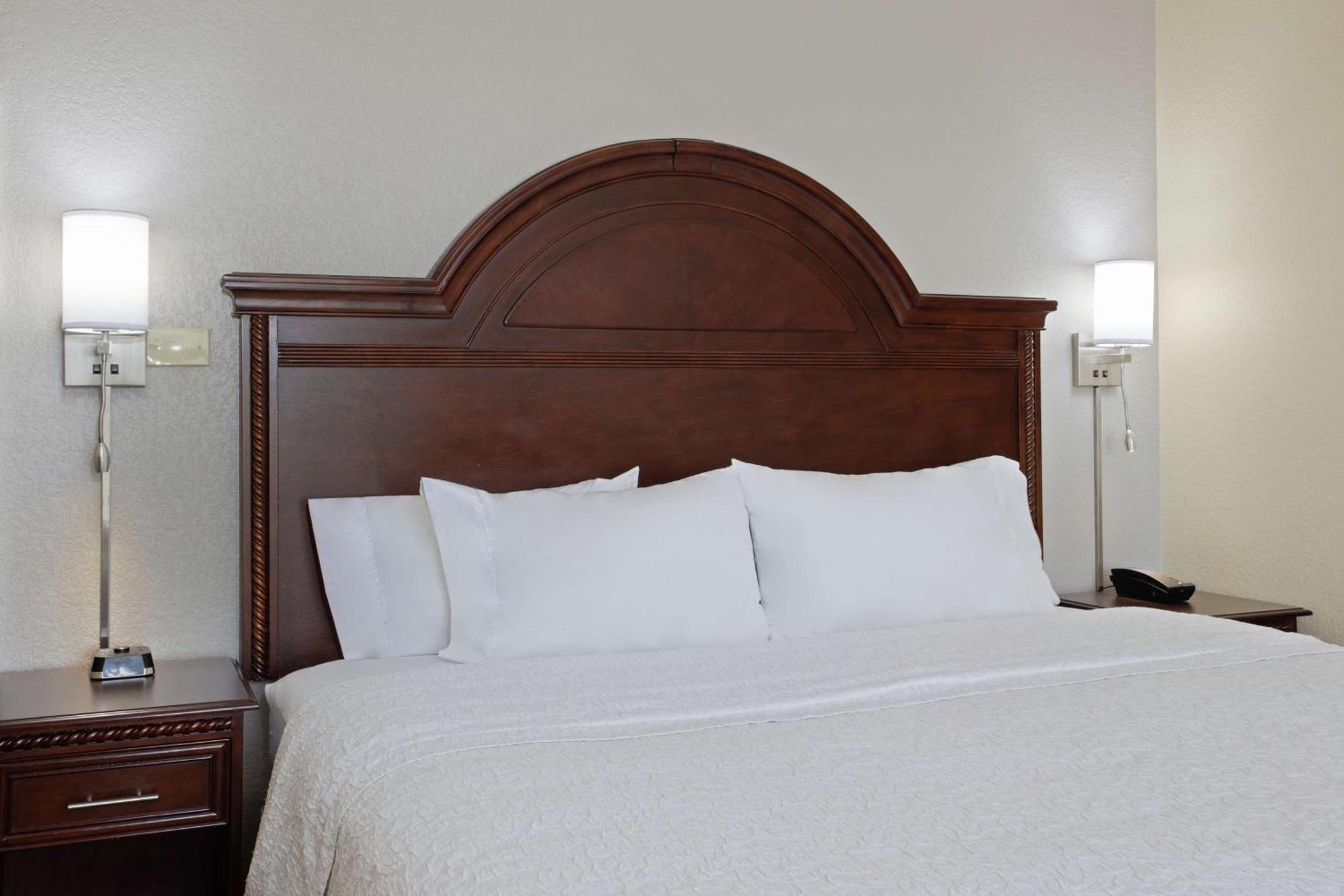Hampton & Wellington Hotel
