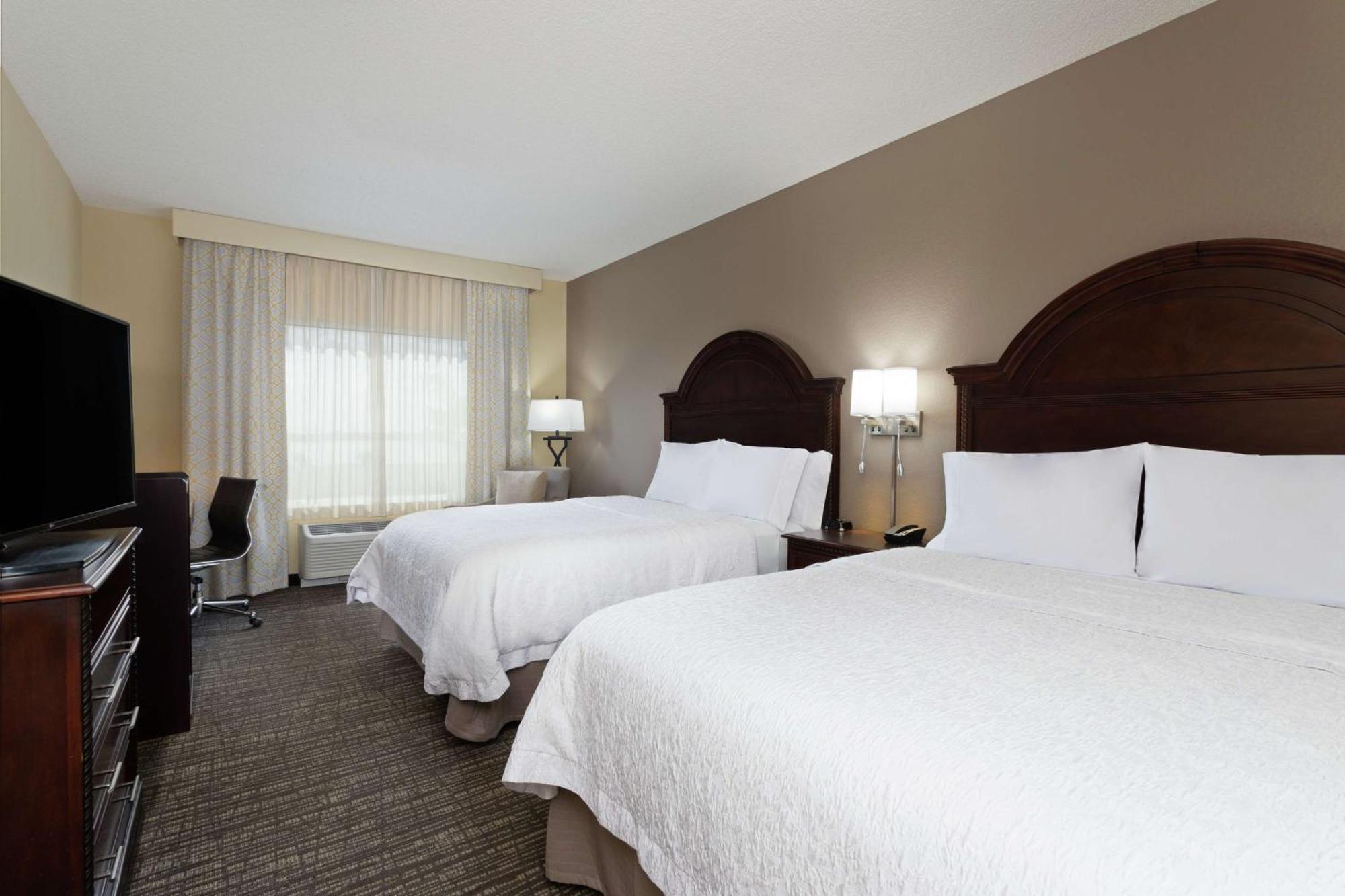 Hampton & Wellington Hotel 3*