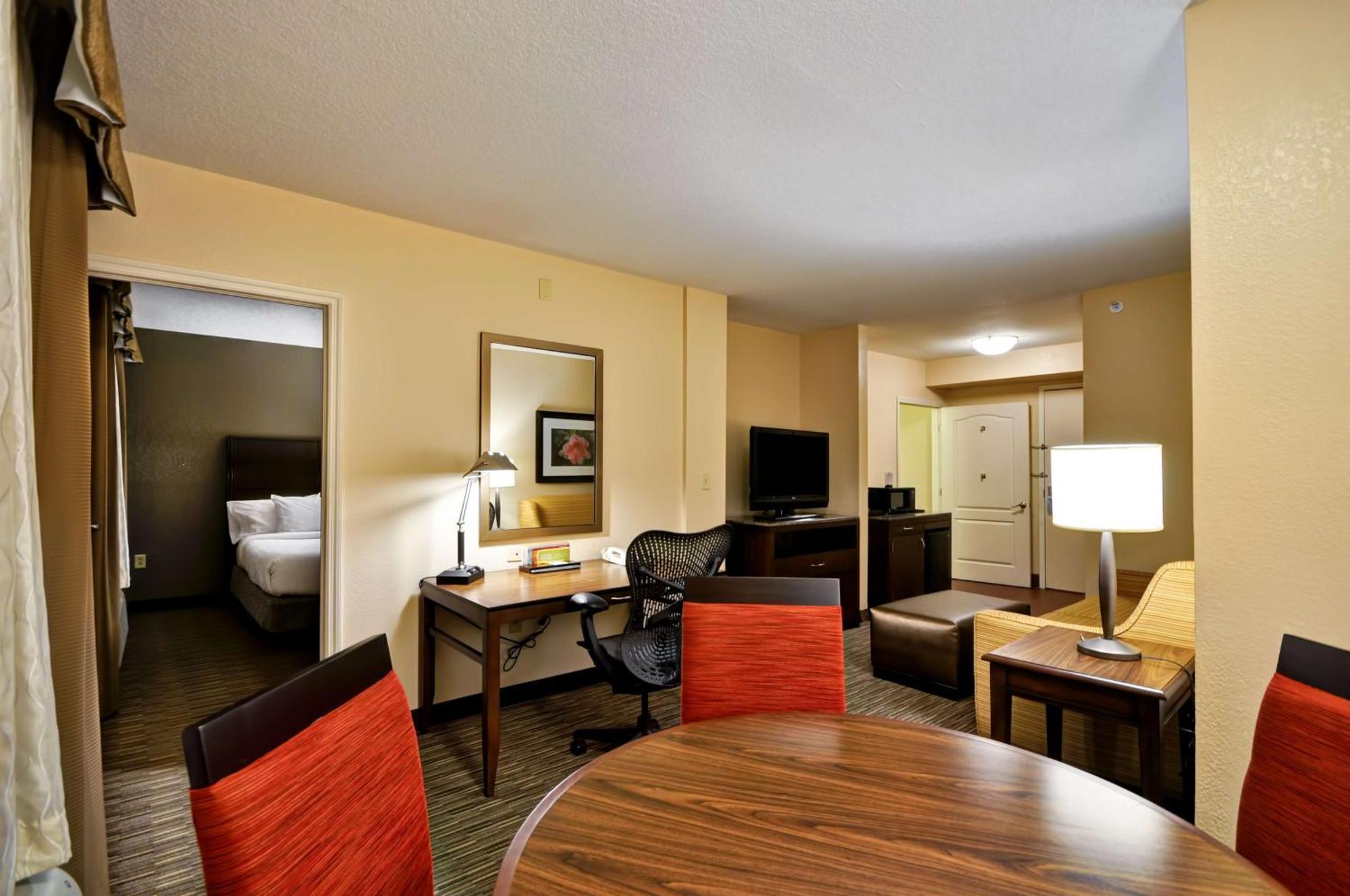 Hilton Garden Tampa North 3*
