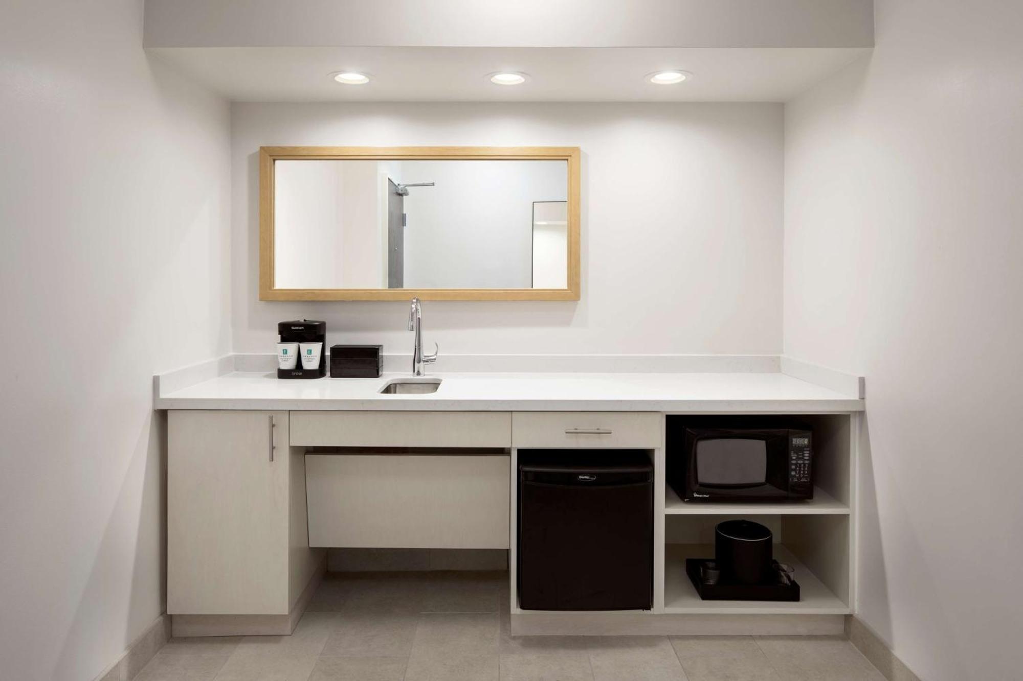 Embassy By Hilton Airport Westshore 3* Tampa