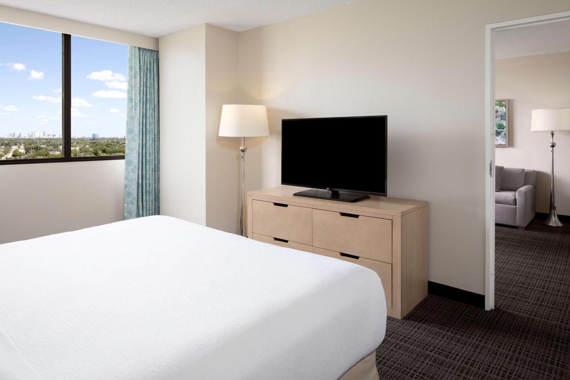 Embassy By Hilton Airport Westshore