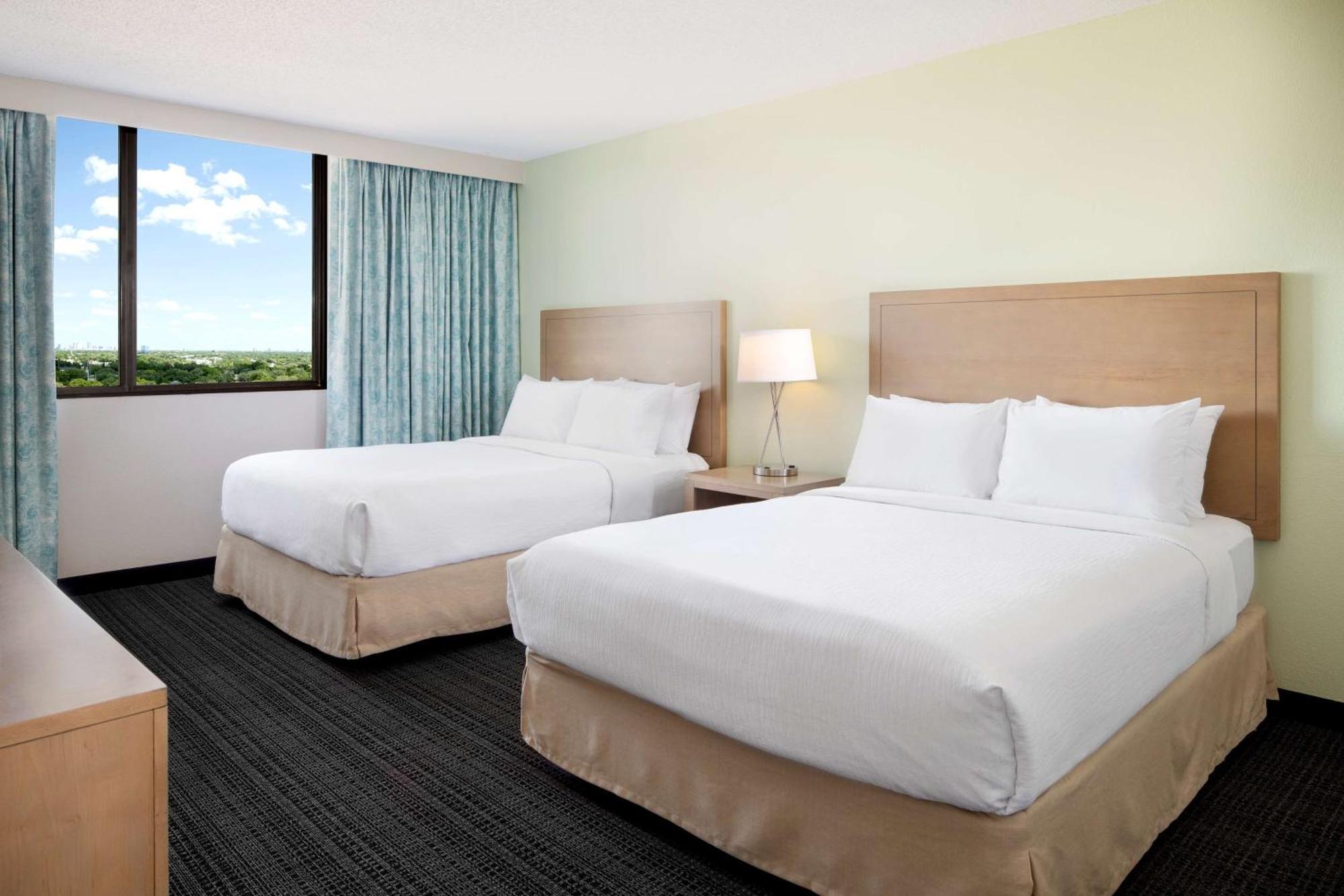 Embassy By Hilton Airport Westshore 3*