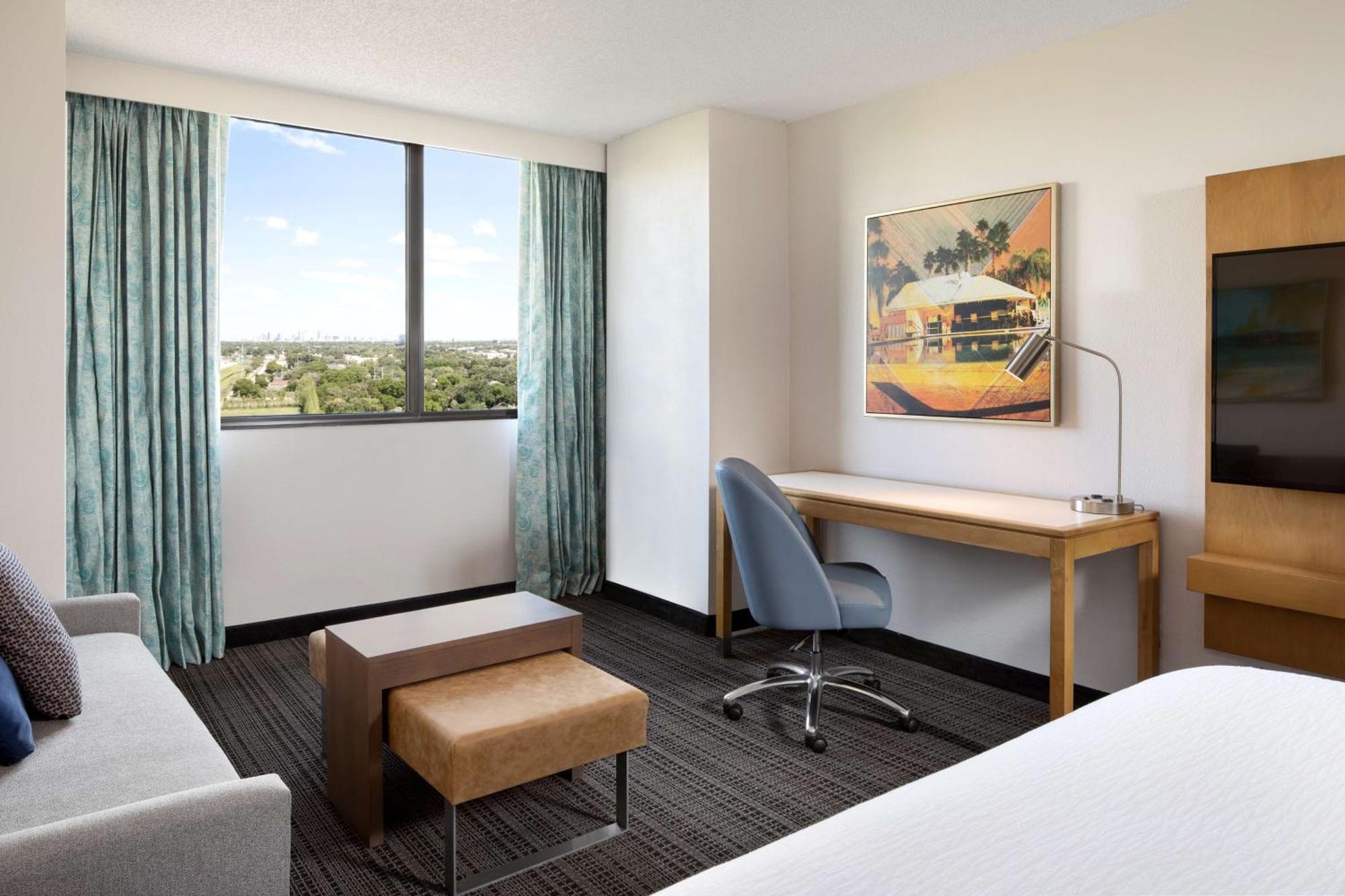 Hotel Embassy By Hilton Airport Westshore Tampa