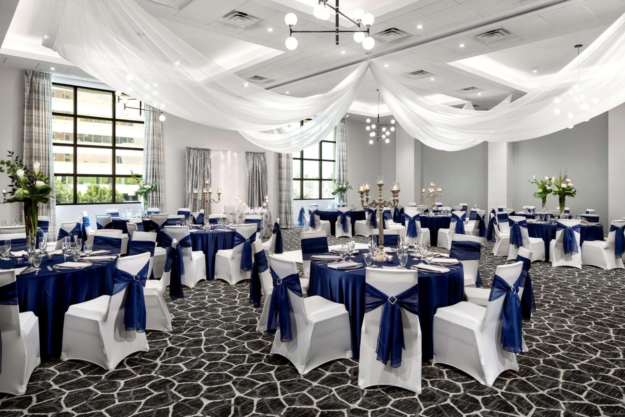 Embassy By Hilton Airport Westshore Hotel
