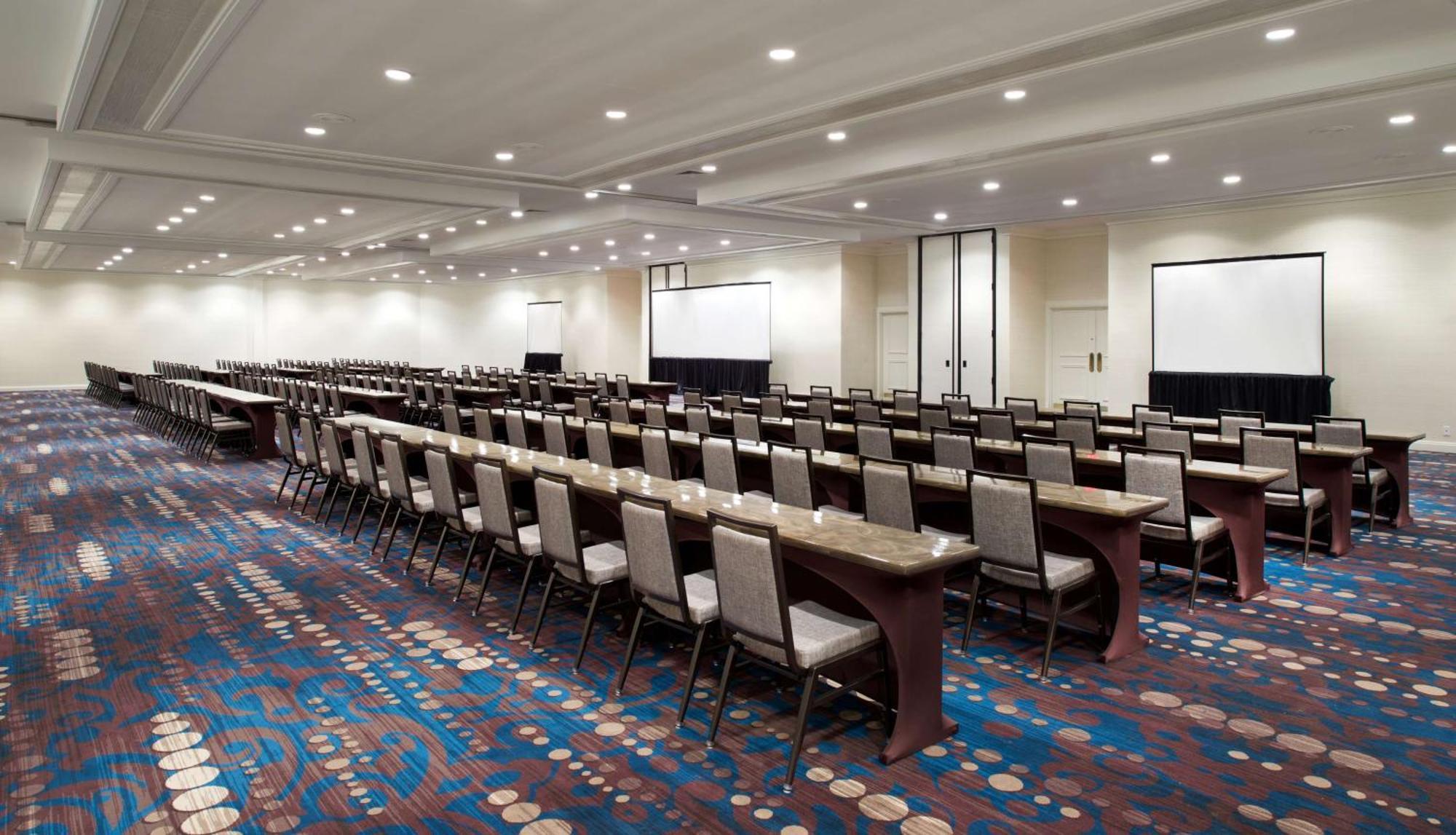 Hilton Bayfront Hotel 4*