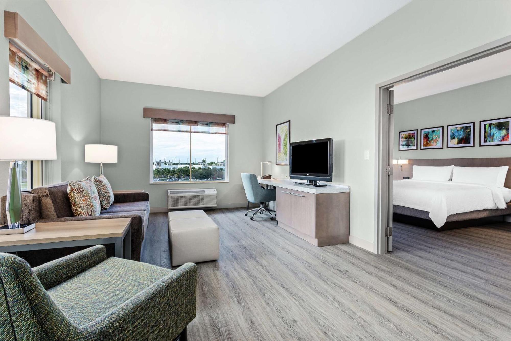 Hilton Garden Palm Gardens 3*