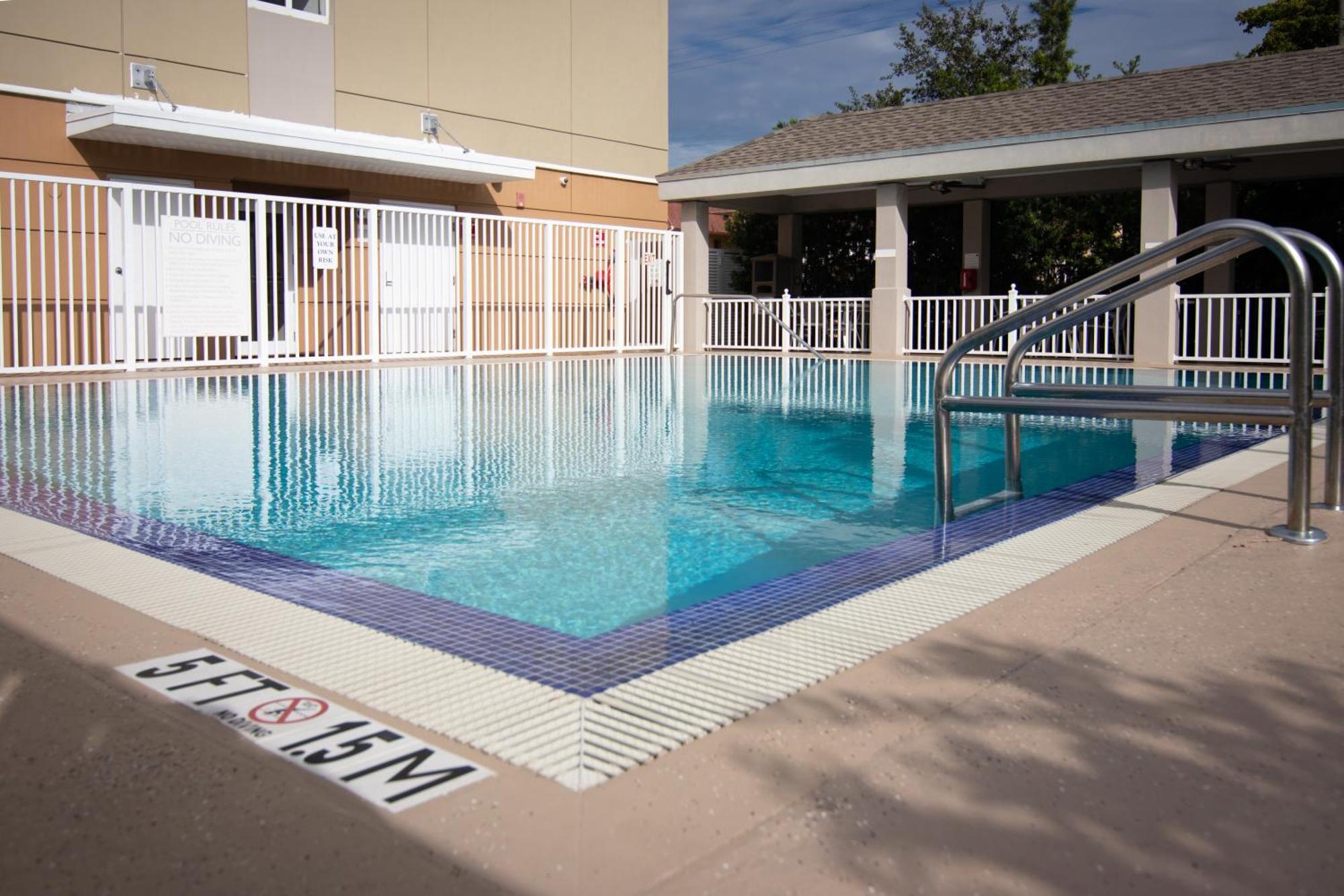 Candlewood Miami Intl Airport - 36th St By Ihg Hotel