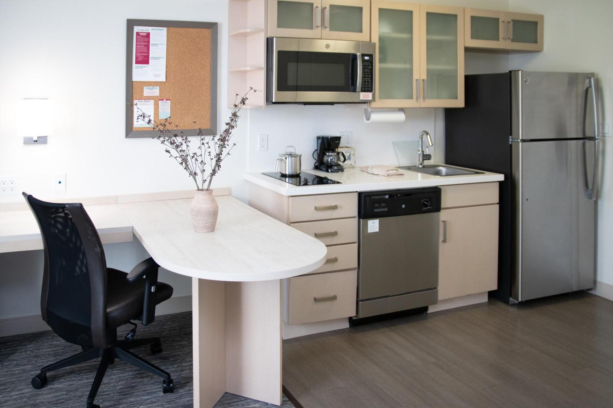 Candlewood Miami Intl Airport - 36th St By Ihg Hotel 3*