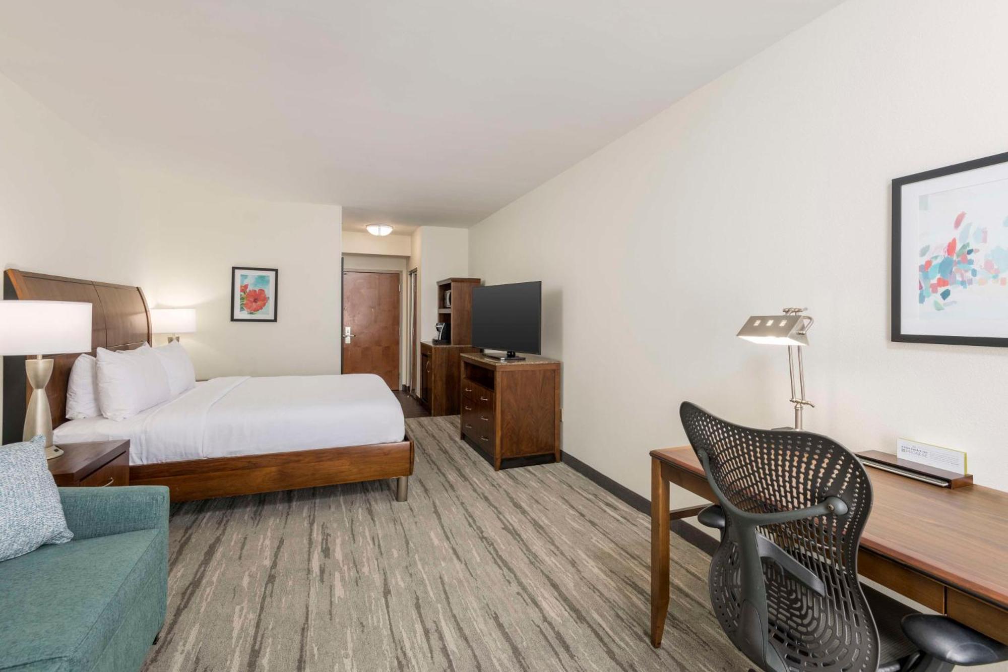 Hilton Garden Hotel 3*