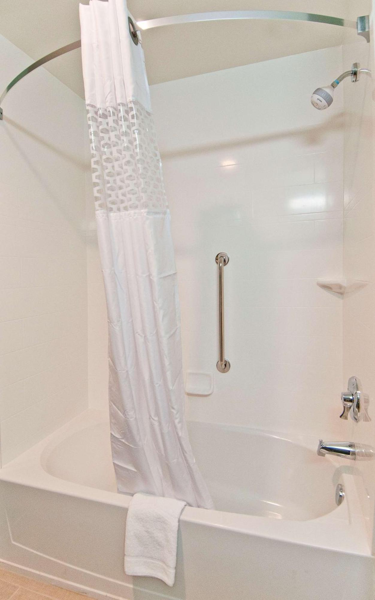 Hampton & Pensacola/i-10 Pine Forest Road Hotel 3*