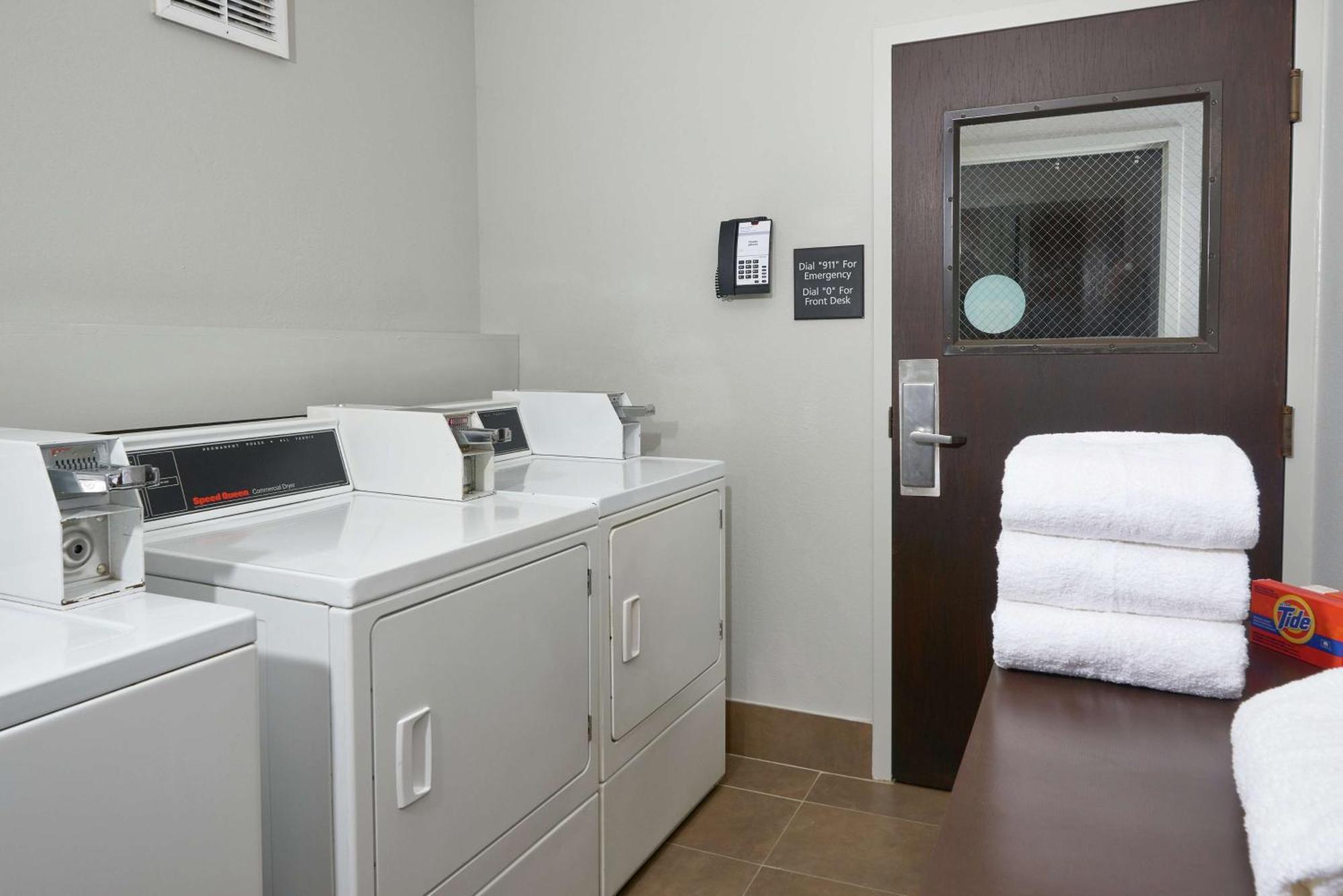 Hampton Juno Hotel