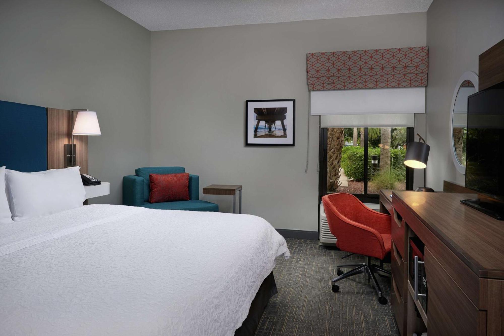 Hampton Juno Hotel