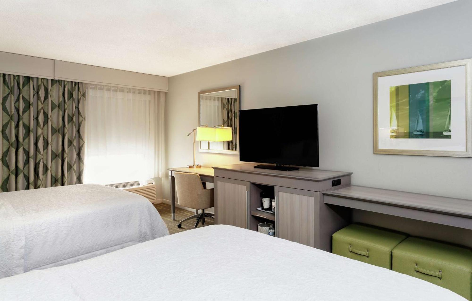 Hampton 3*