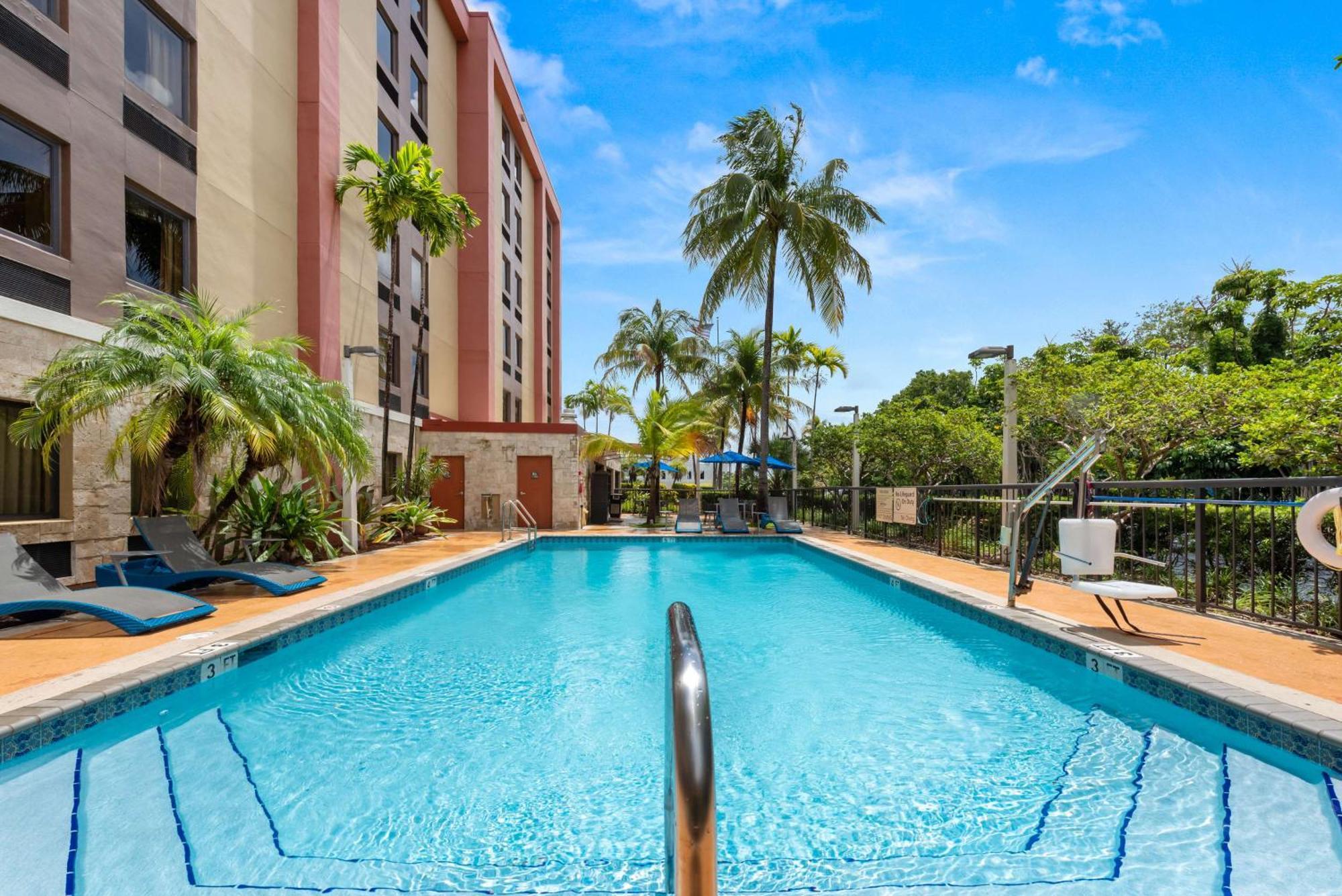 Hampton Miami-airport West Hotel 3*