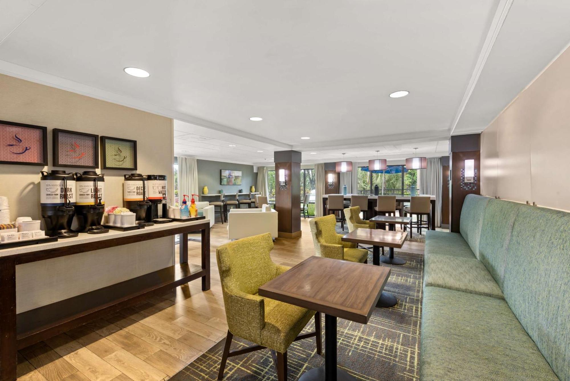 Hotel Hampton Miami-airport West 3*