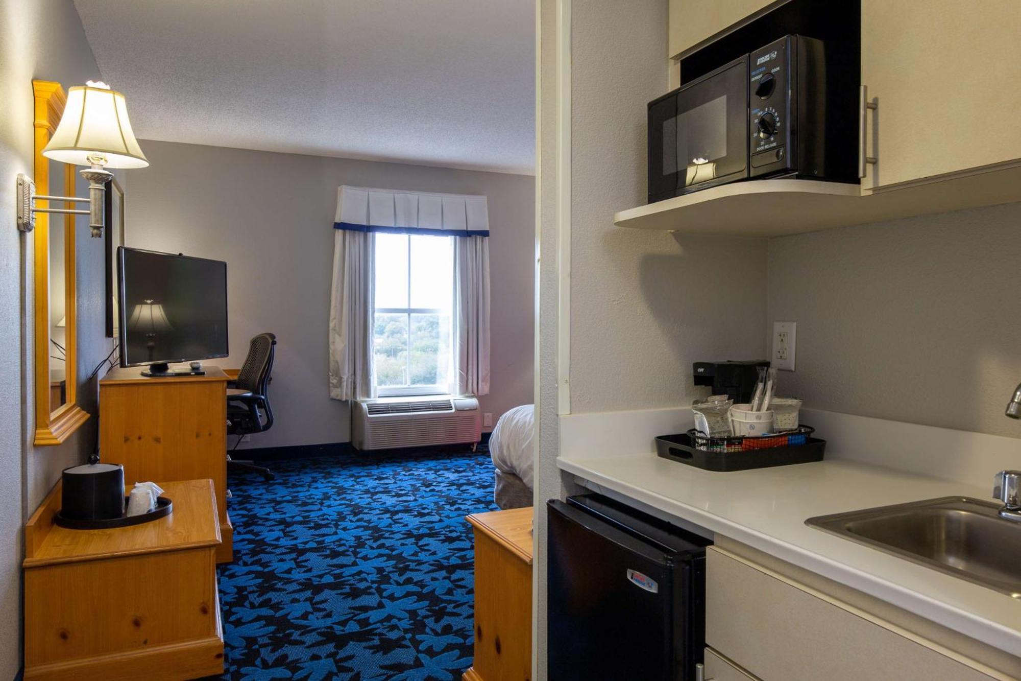 Hampton & Deerwood Park Hotel Jacksonville