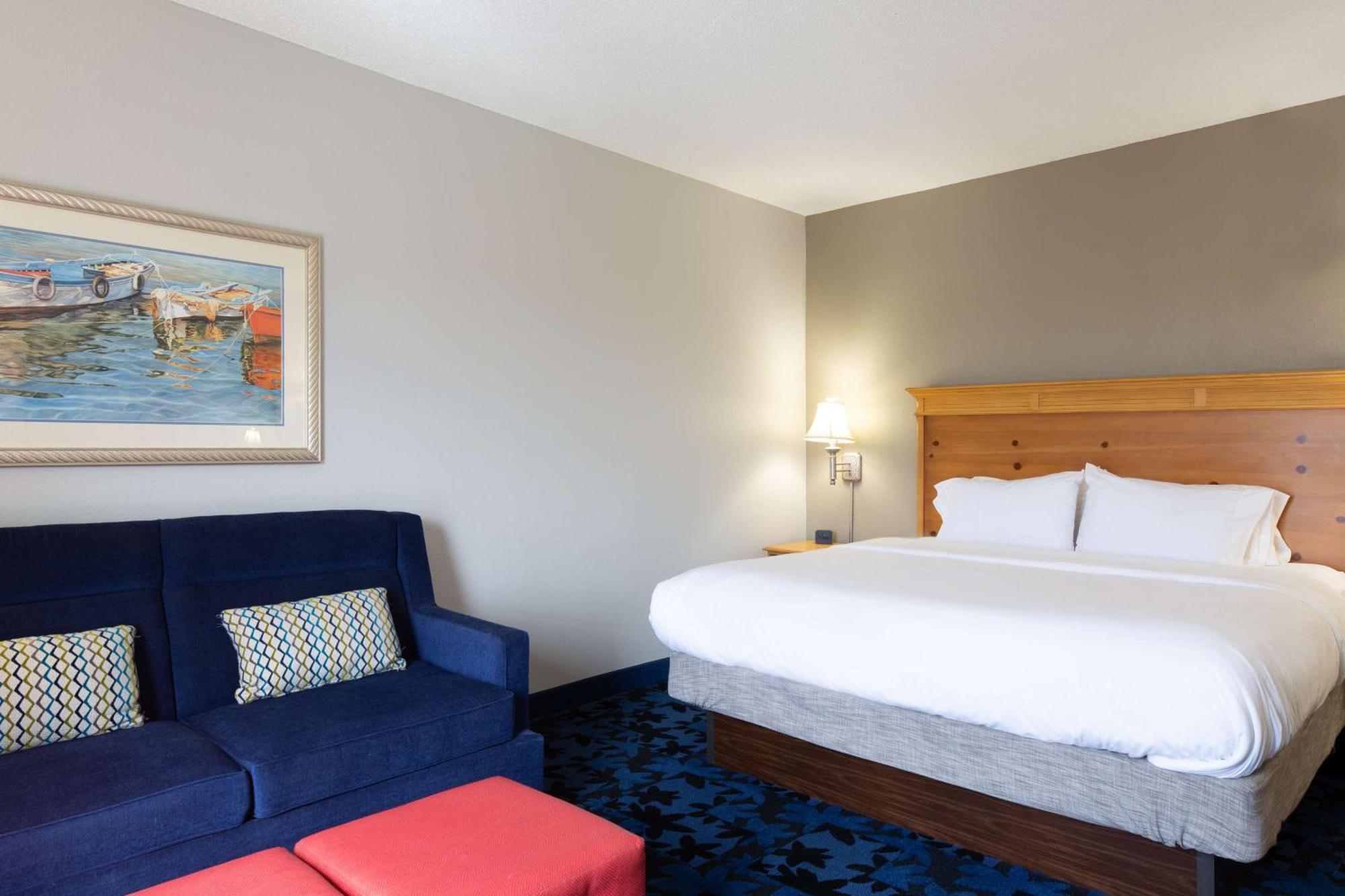 Hampton & Deerwood Park Hotel 3*