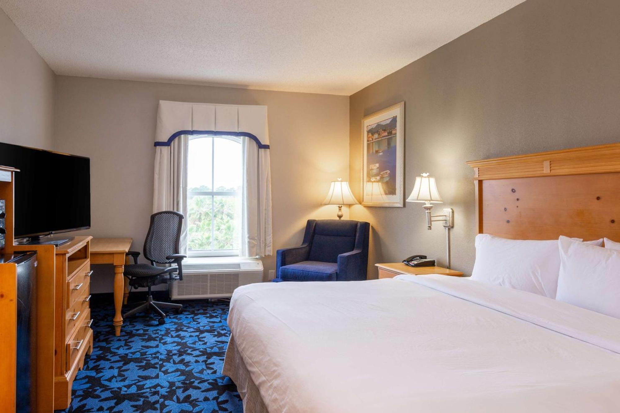Hampton & Deerwood Park Hotel