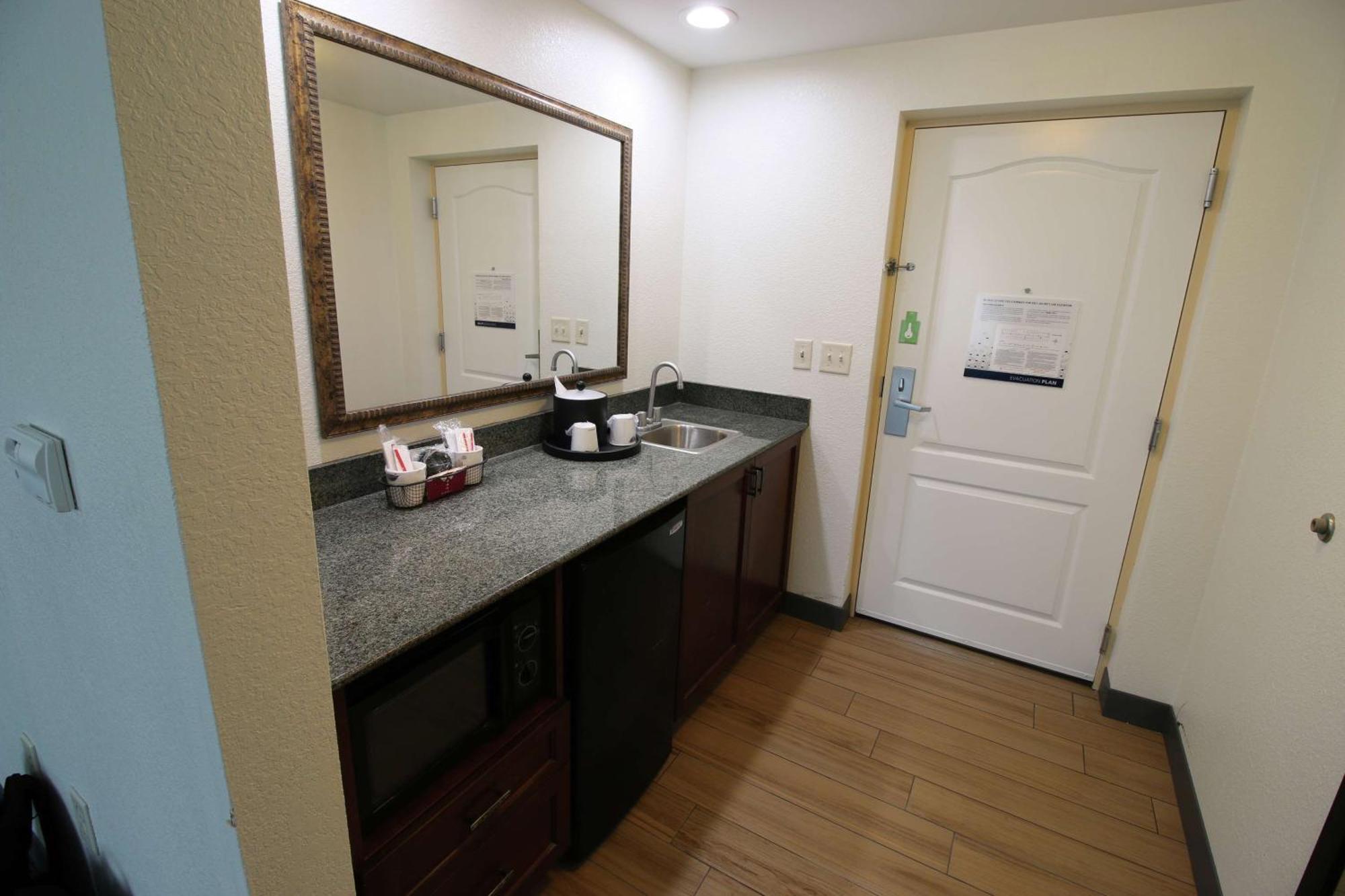 Hampton & Palm Coast Hotel