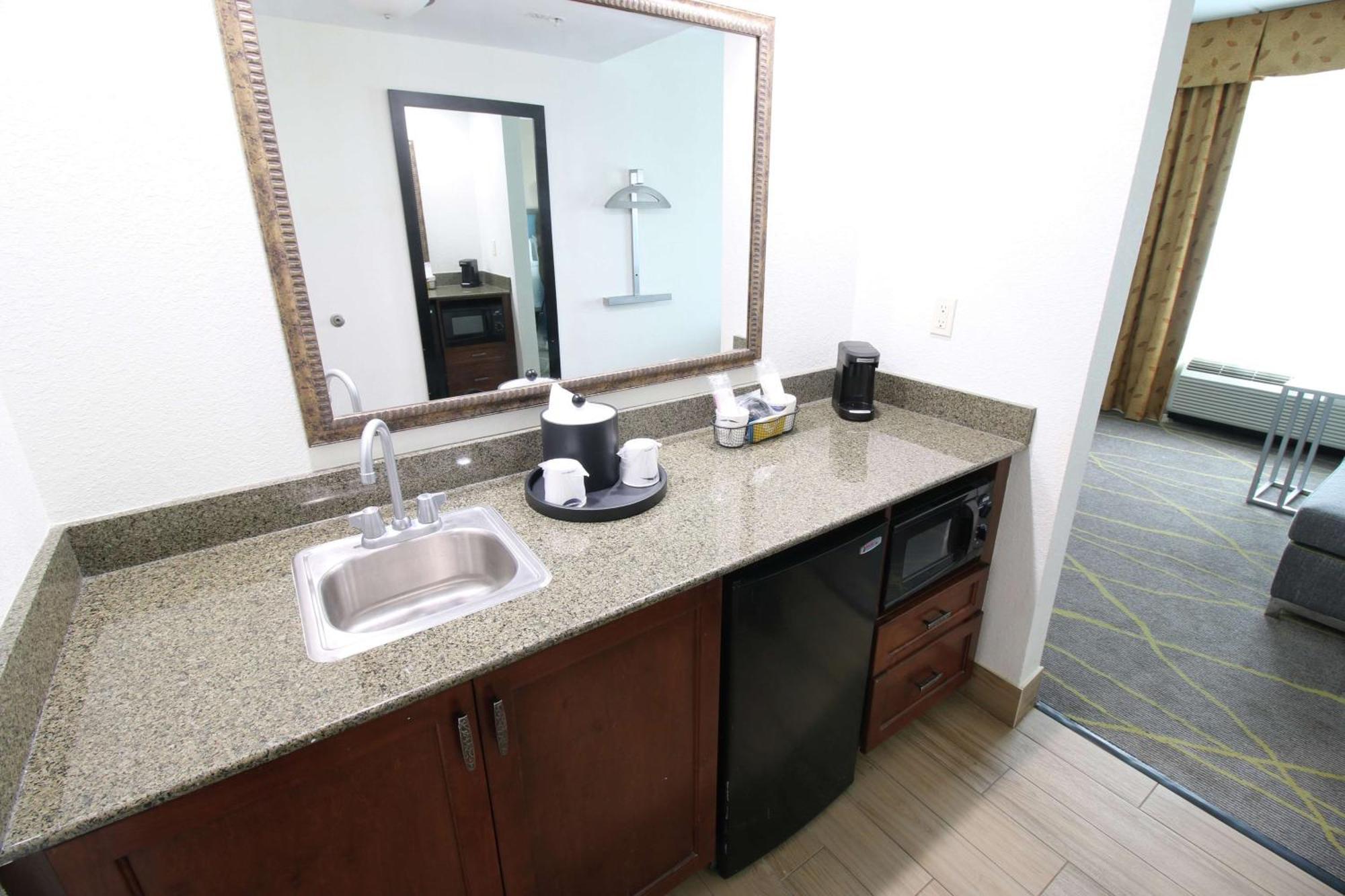 Hampton & Palm Coast Hotel