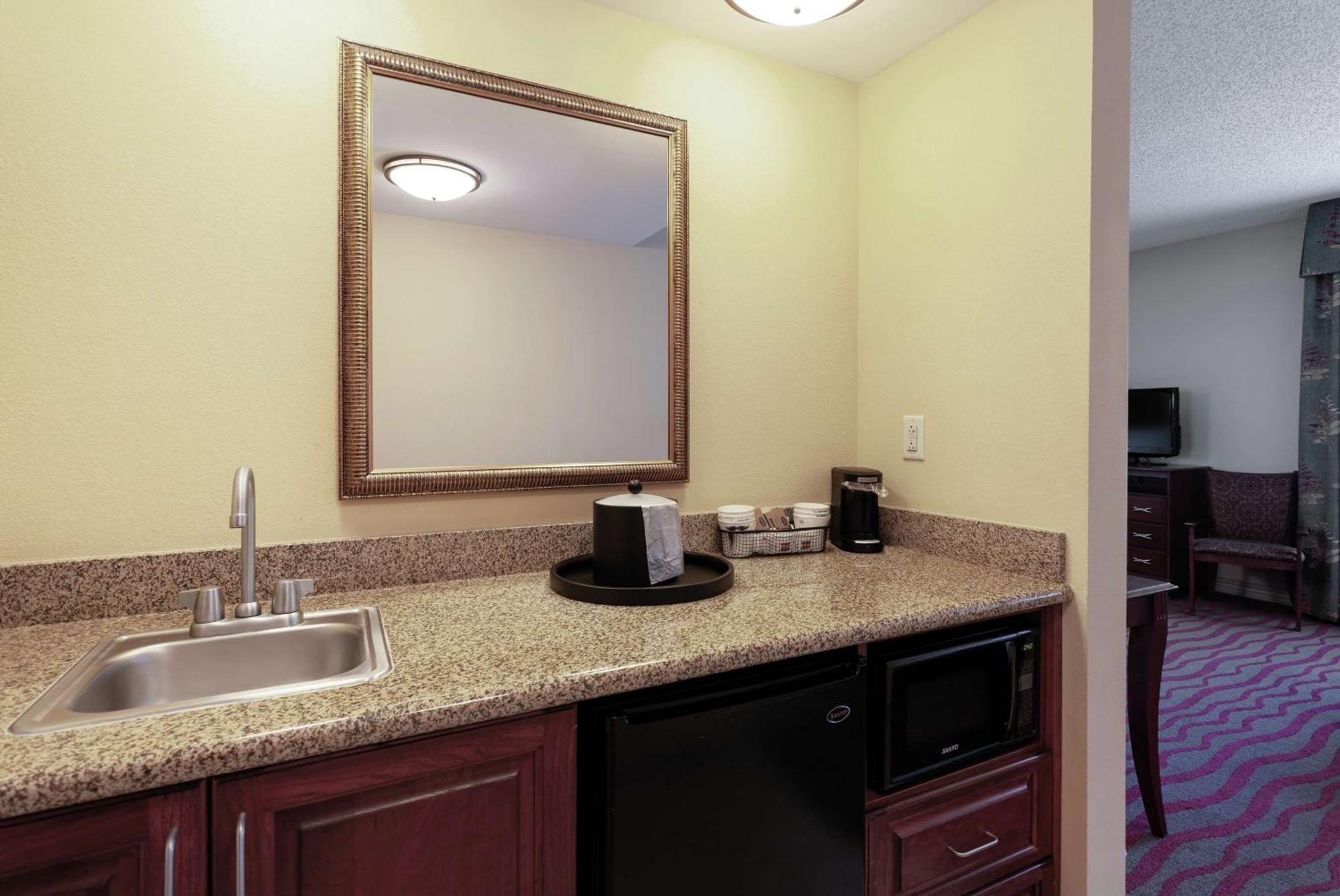 Hotel Hampton &
