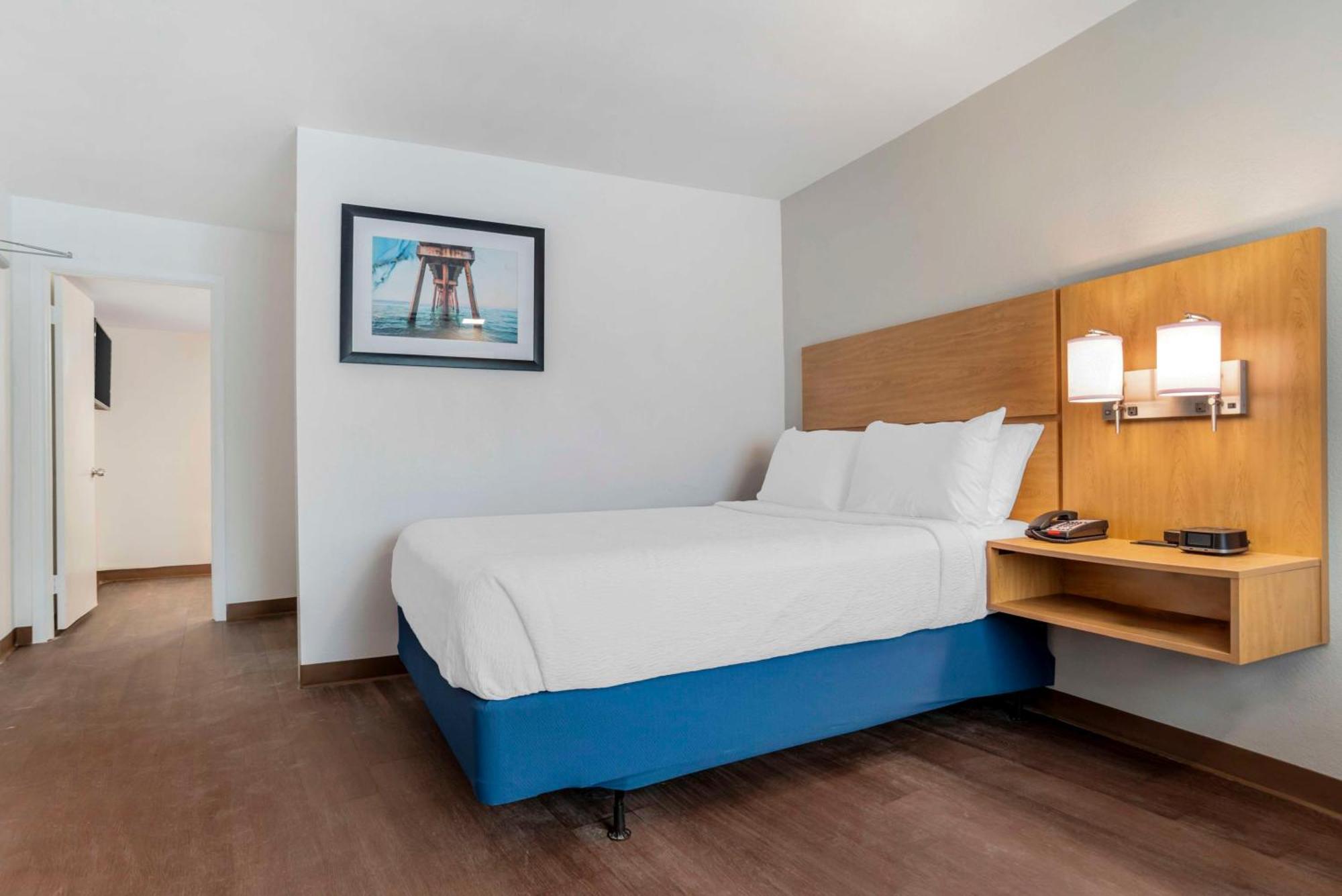 Chateau Beachfront Hotel, A By The Sea Hotel 3*