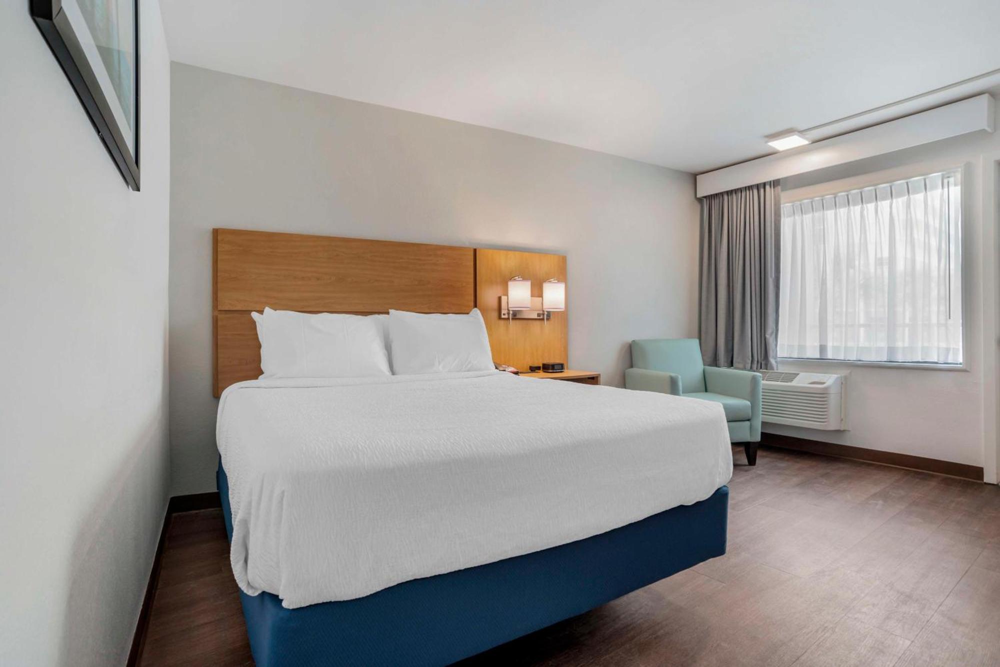 Chateau Beachfront Hotel, A By The Sea Hotel Panama City Beach