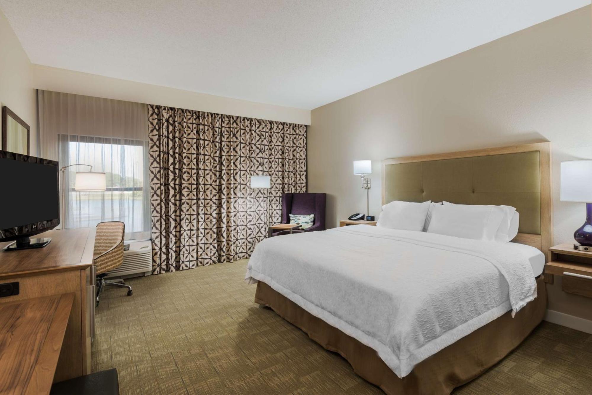 Hampton Naples North Hotel