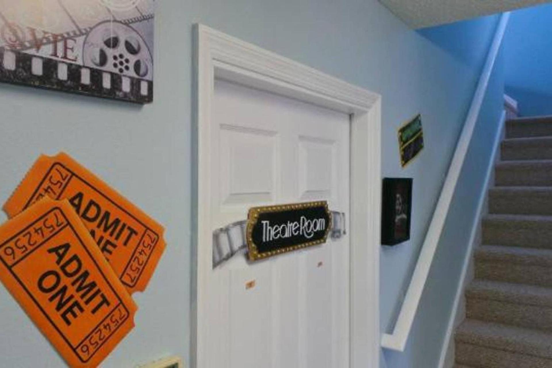 Mickeys Movie House, 2 Masters, Pool And Spa Holiday home Orlando