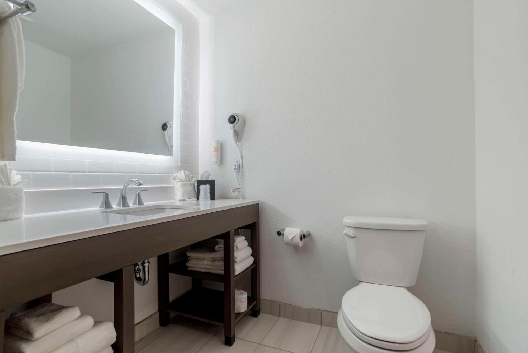 Hotel Comfort & Panama - Pier Park Area