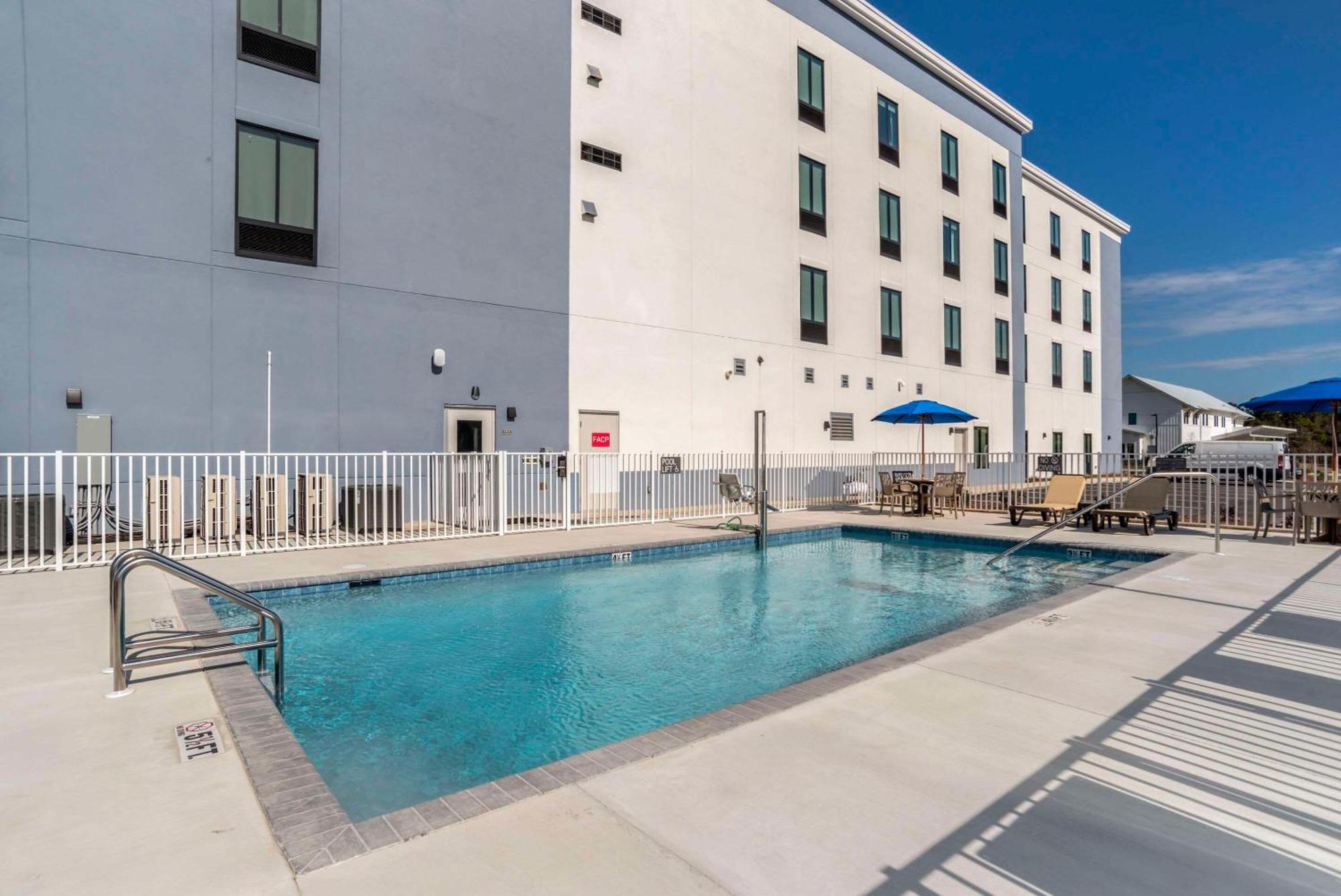 Comfort & Panama - Pier Park Area Hotel 2*