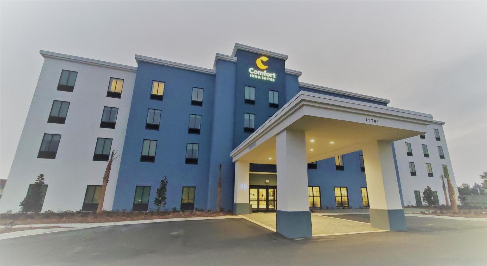 Comfort & Panama - Pier Park Area Hotel