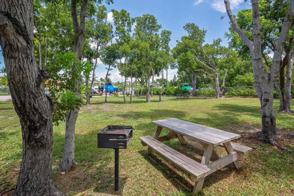 Islamorada Paradise Overlooking The Fabulous Florida Bay. Apartment