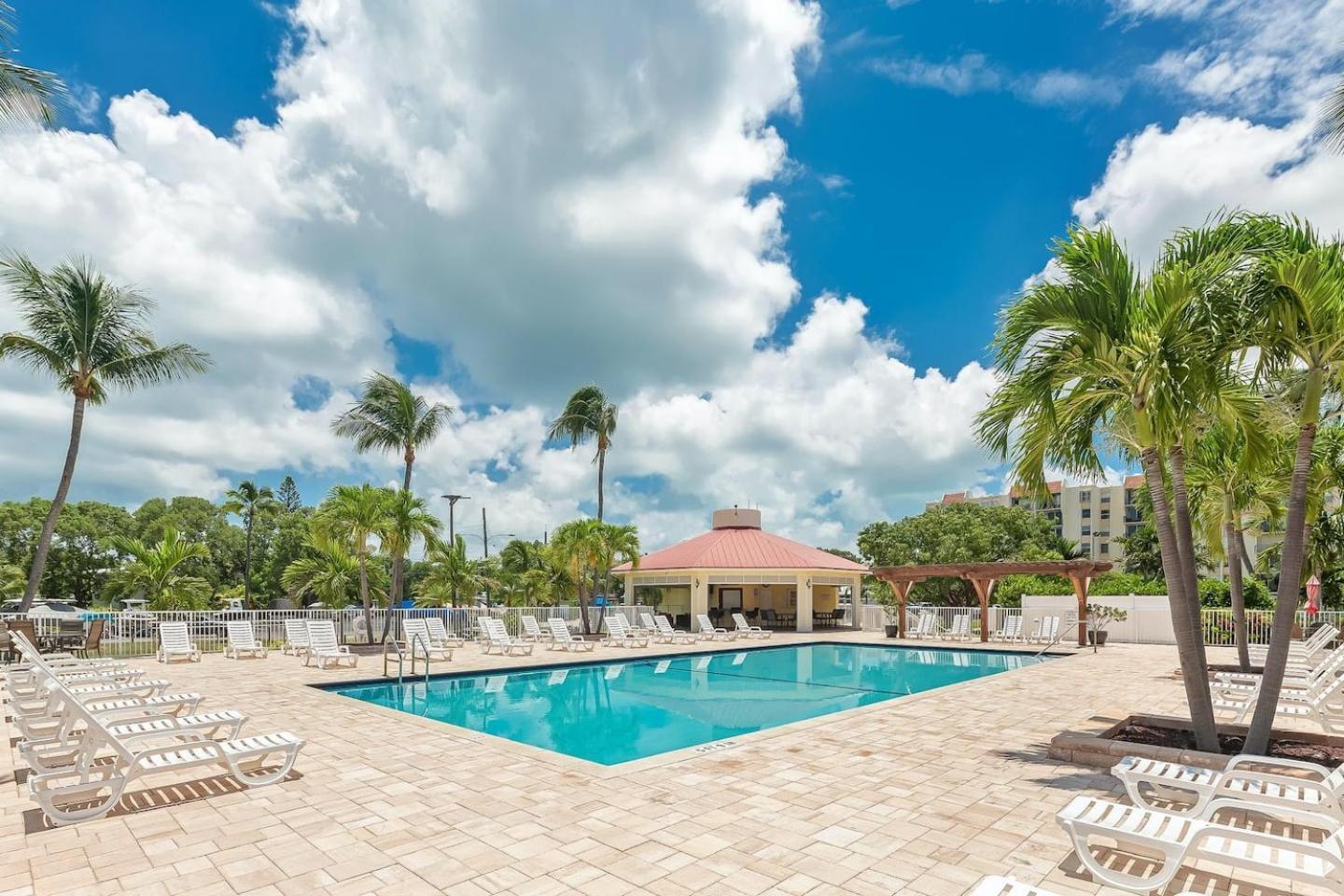 Islamorada Paradise Overlooking The Fabulous Florida Bay. Apartment *