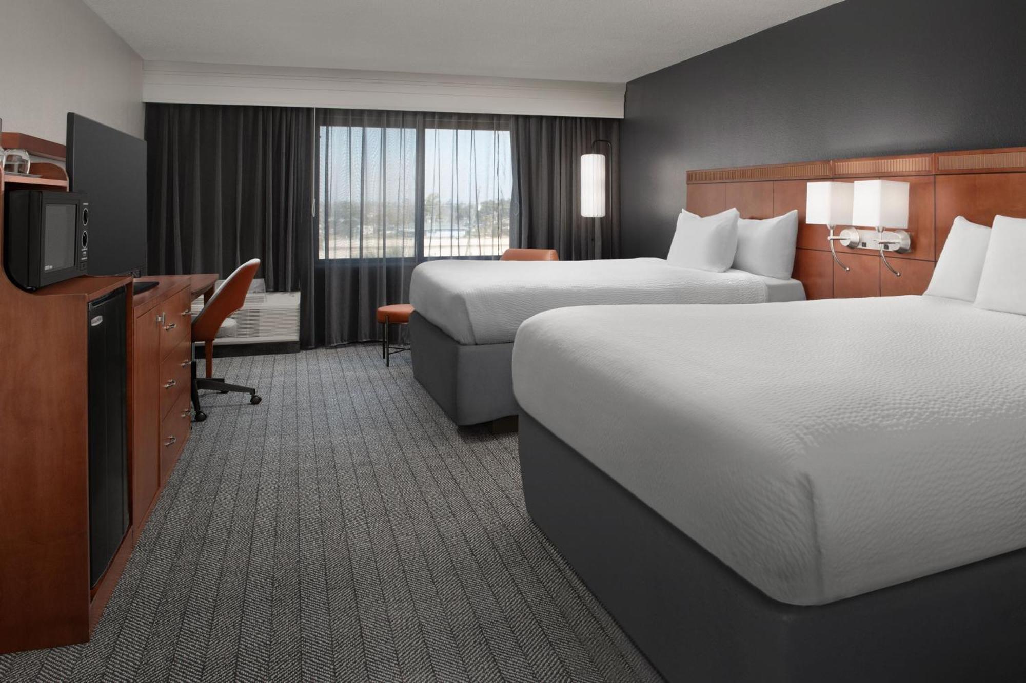 Courtyard By Marriott Hotel 3*