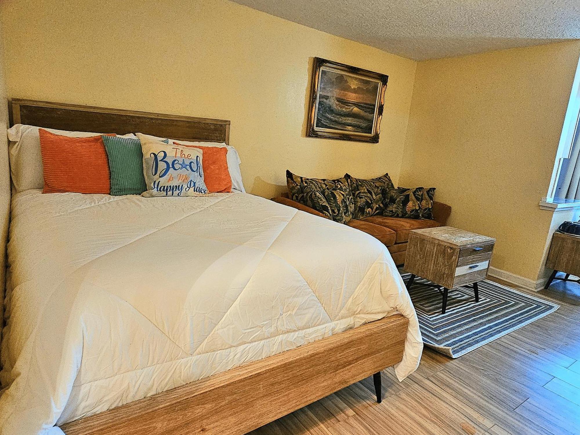Aparthotel Oceanfront Escape With Balcony And Heated Salt Water Pool Sleeps 4 *