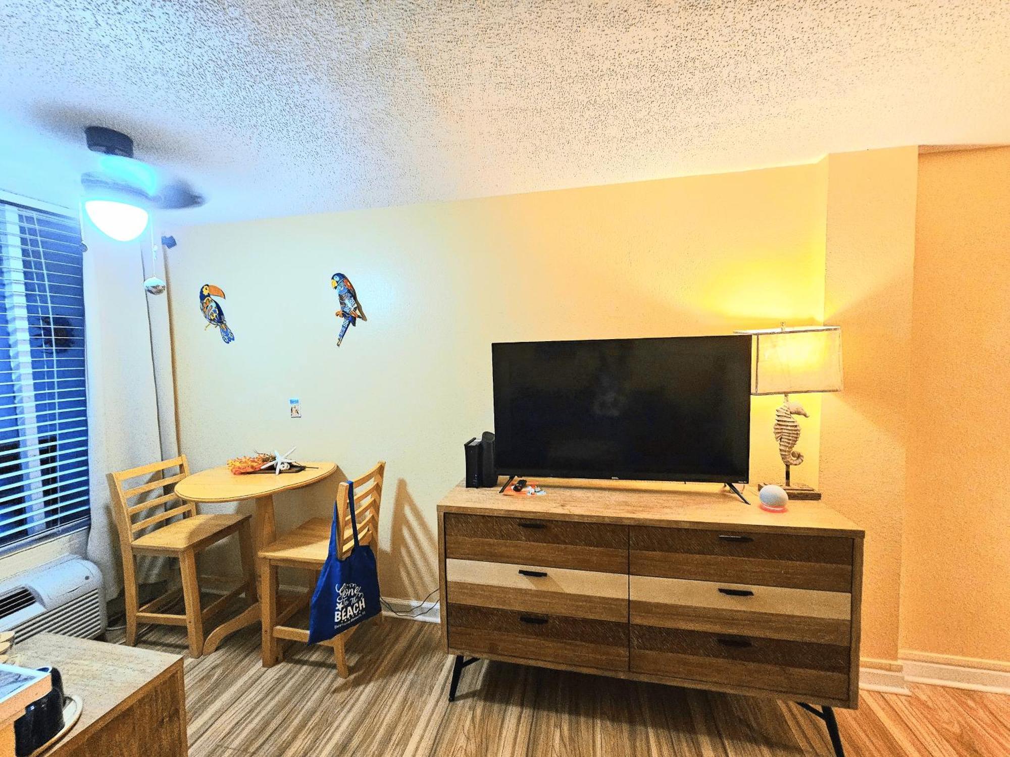 Oceanfront Escape With Balcony And Heated Salt Water Pool Sleeps 4