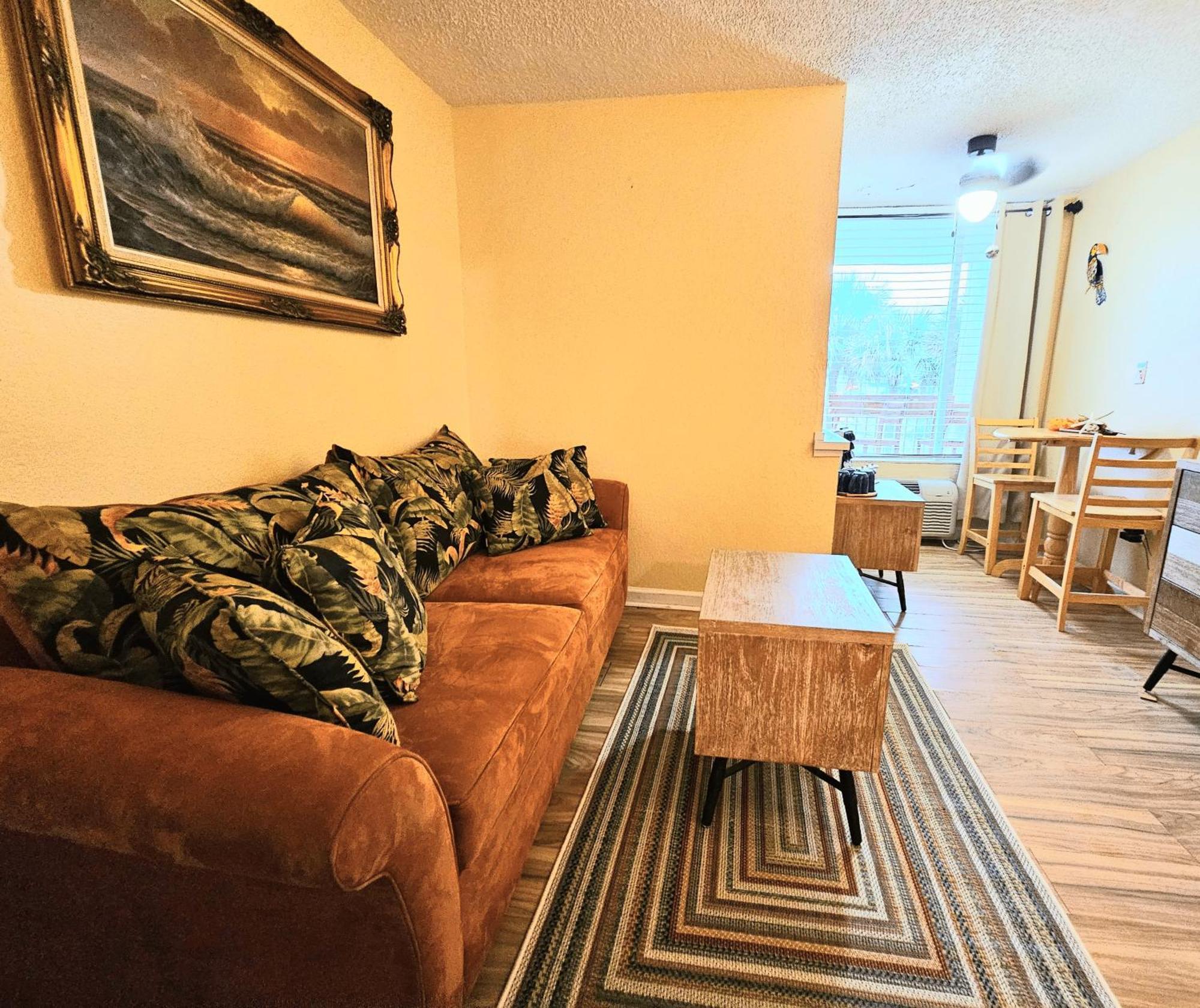 Oceanfront Escape With Balcony And Heated Salt Water Pool Sleeps 4 Aparthotel *