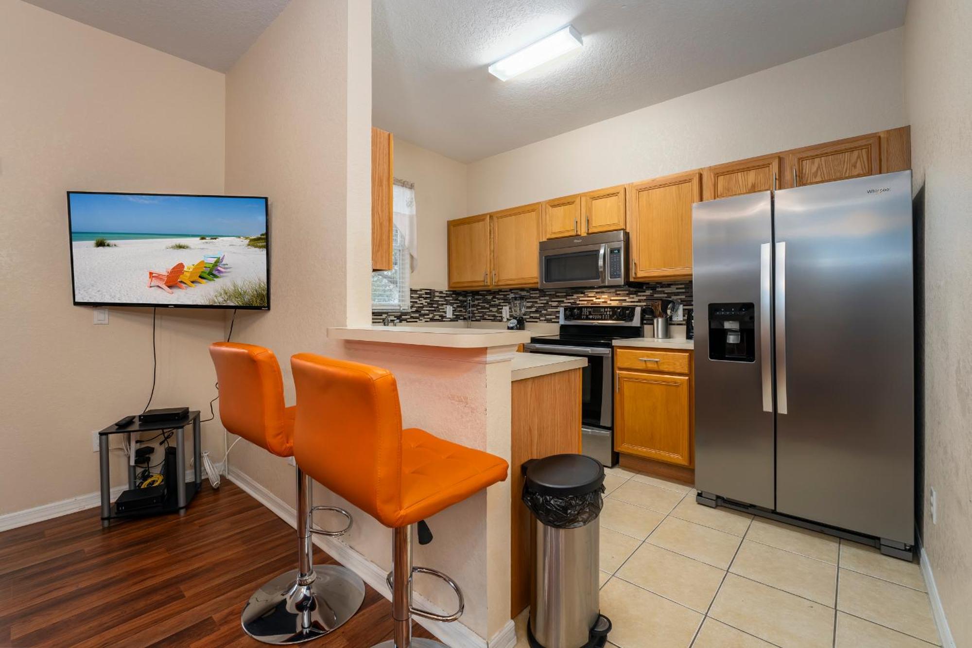 Spacious And Upgraded Regal Palms Townhome 4br,3ba Holiday home *