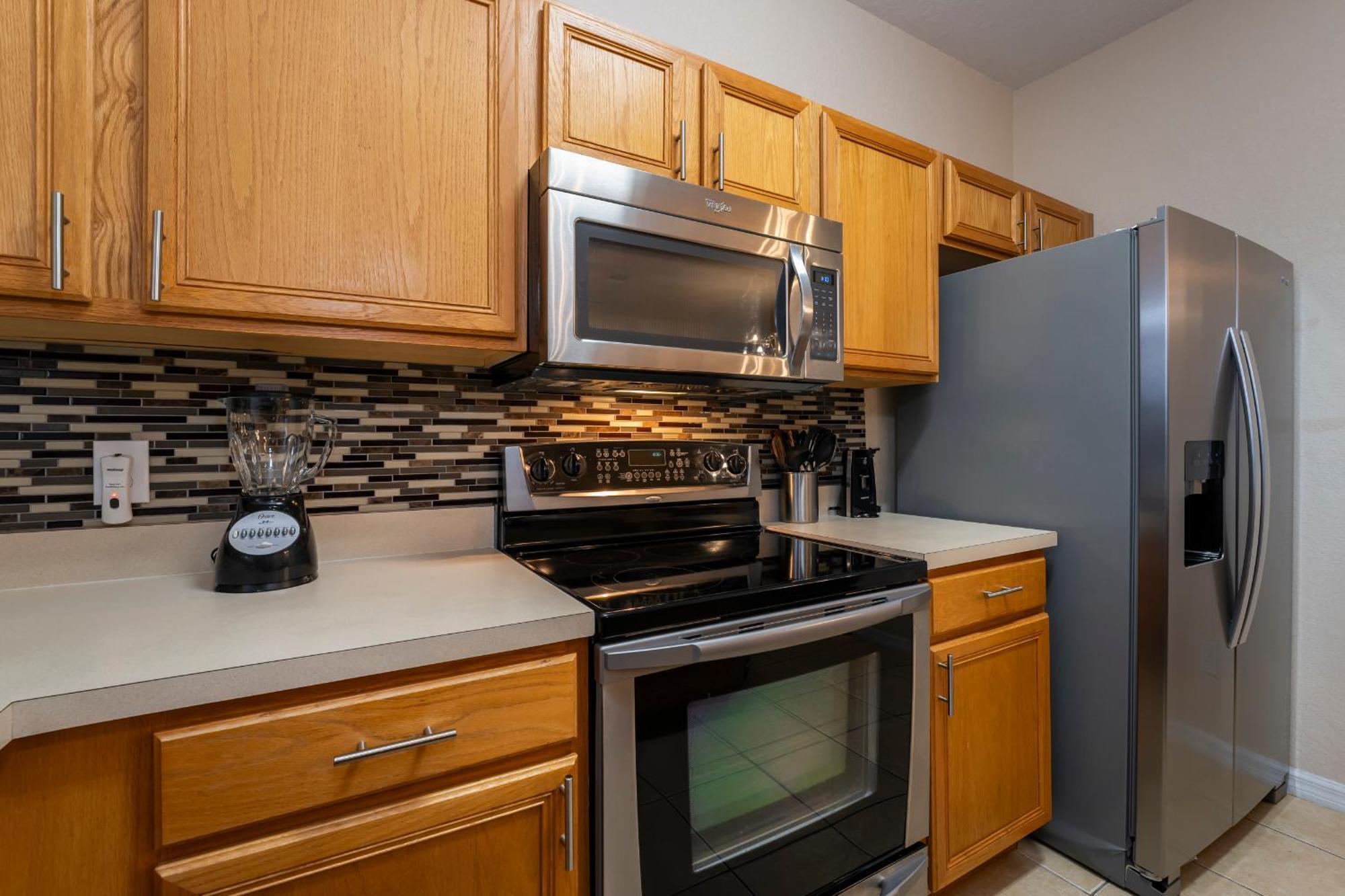 Spacious And Upgraded Regal Palms Townhome 4br,3ba
