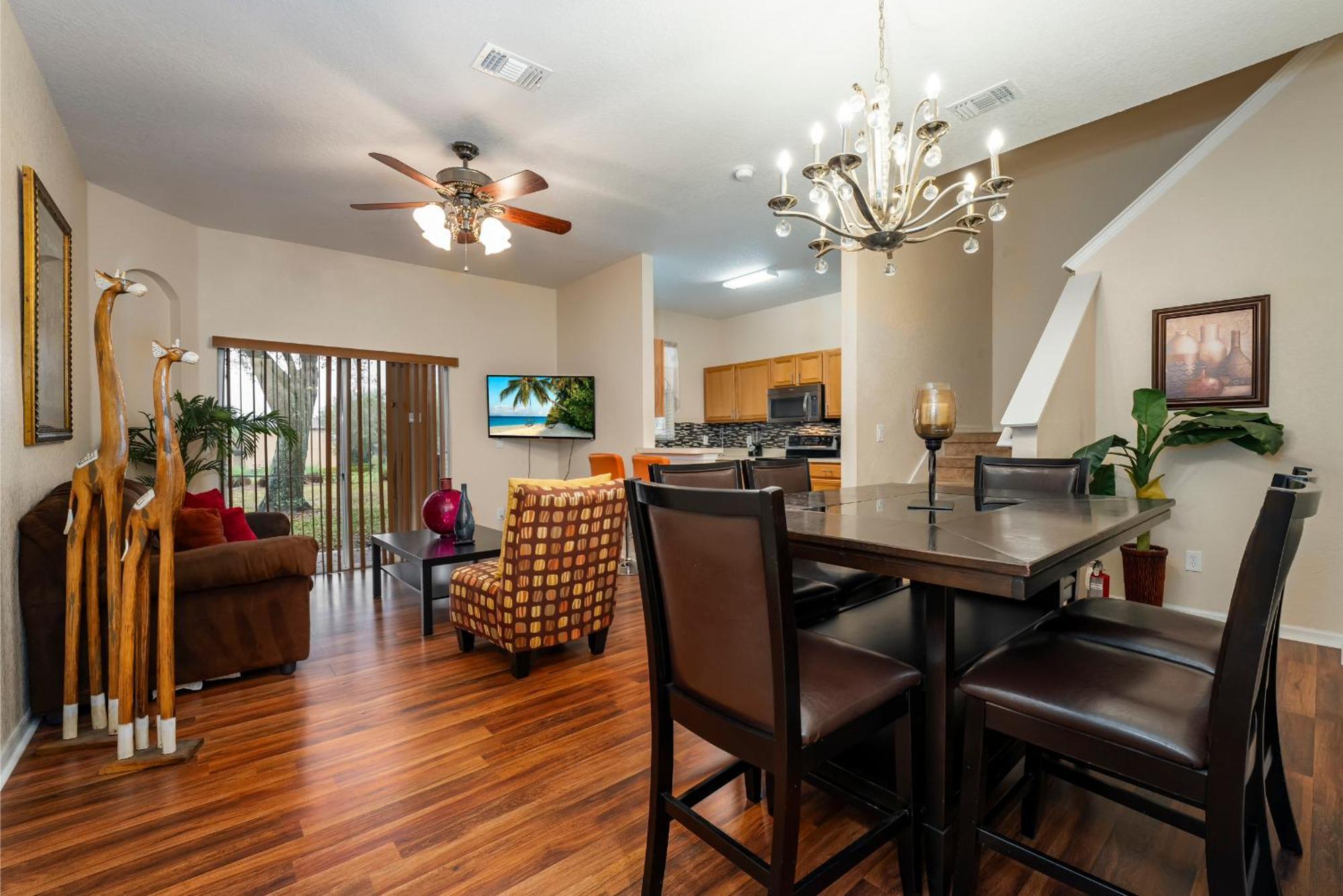 Holiday home Spacious And Upgraded Regal Palms Townhome 4br,3ba
